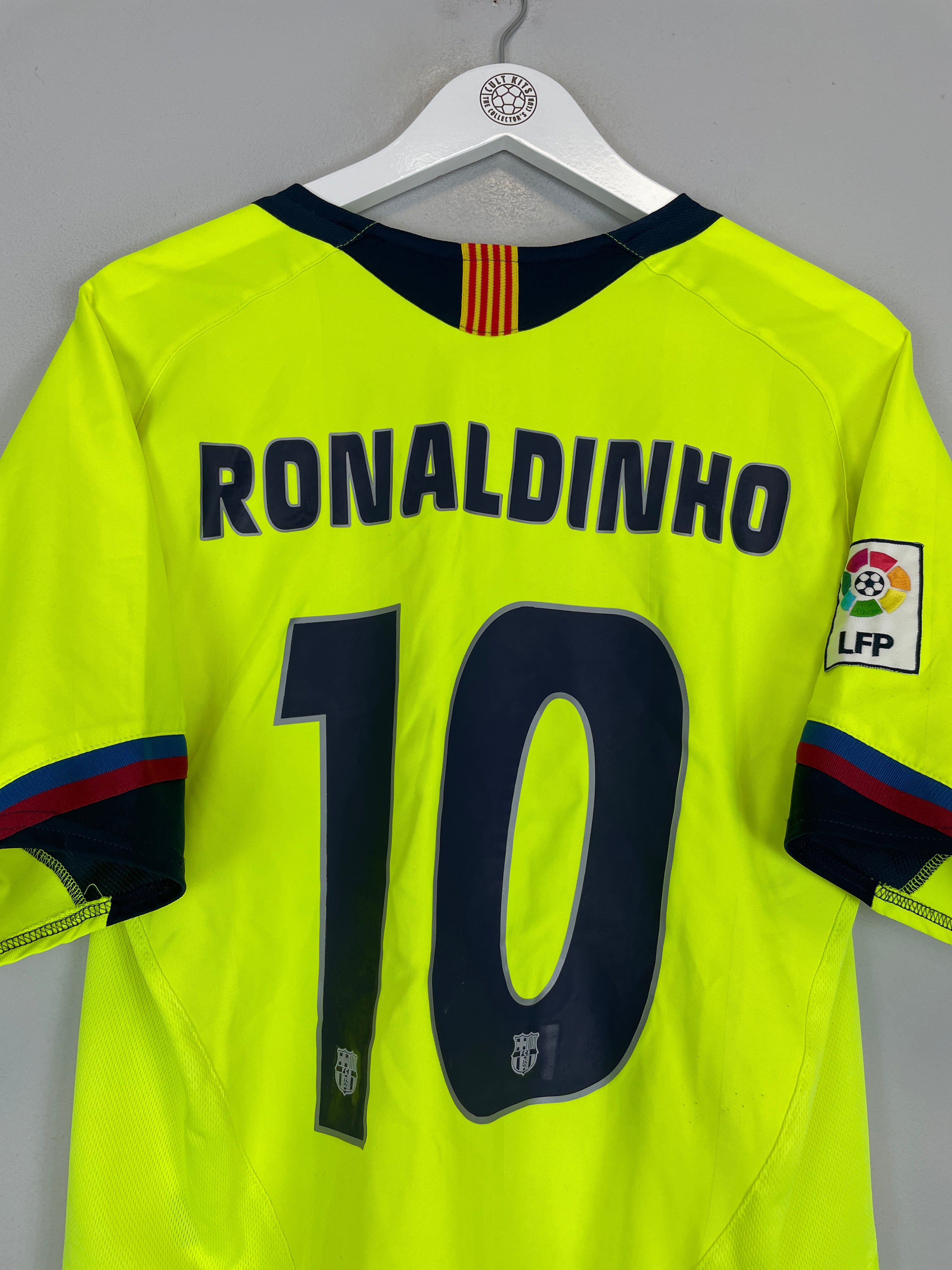 Shop 2005/06 BARCELONA RONALDINHO #10 AWAY SHIRT (M) NIKE, classic football shirts, vintage football shirts & retro soccer jerseys at Cult Kits