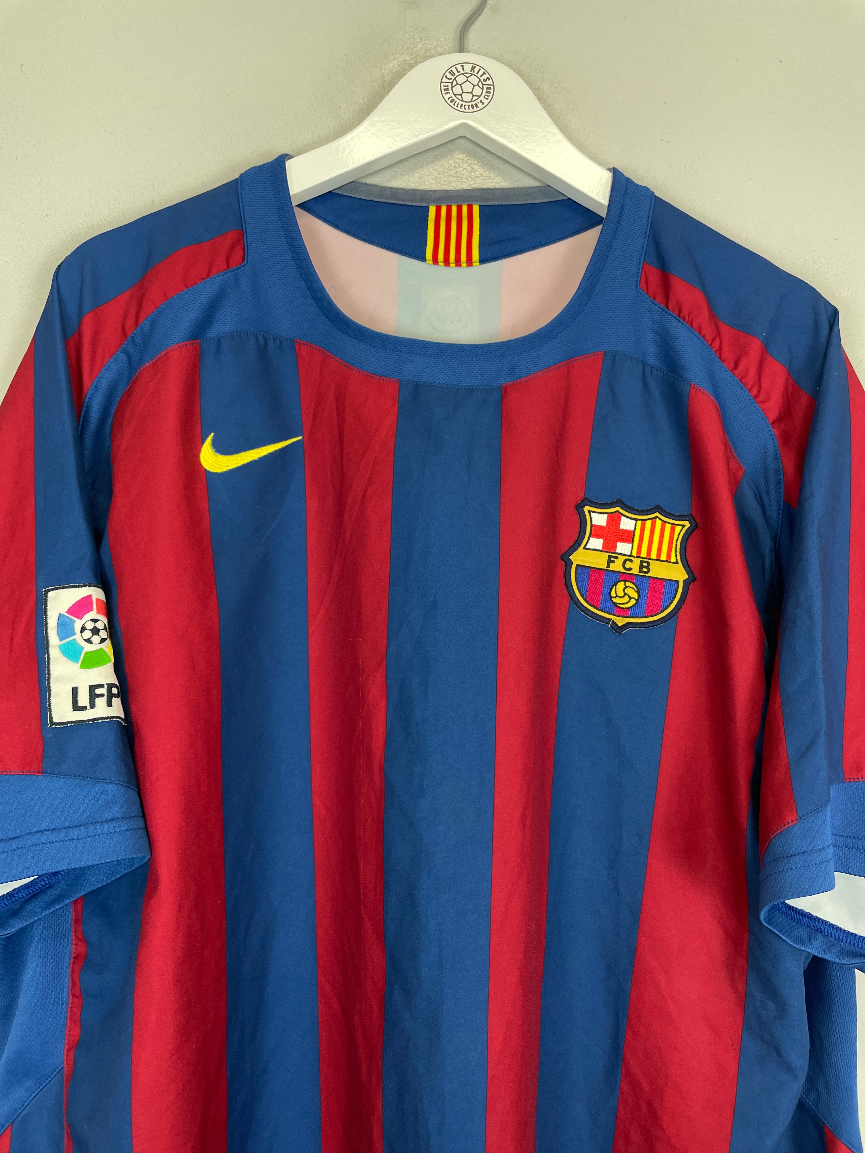 Shop 2005/06 BARCELONA RONALDINHO #10 HOME SHIRT (XL) NIKE, classic football shirts, vintage football shirts & retro soccer jerseys at Cult Kits