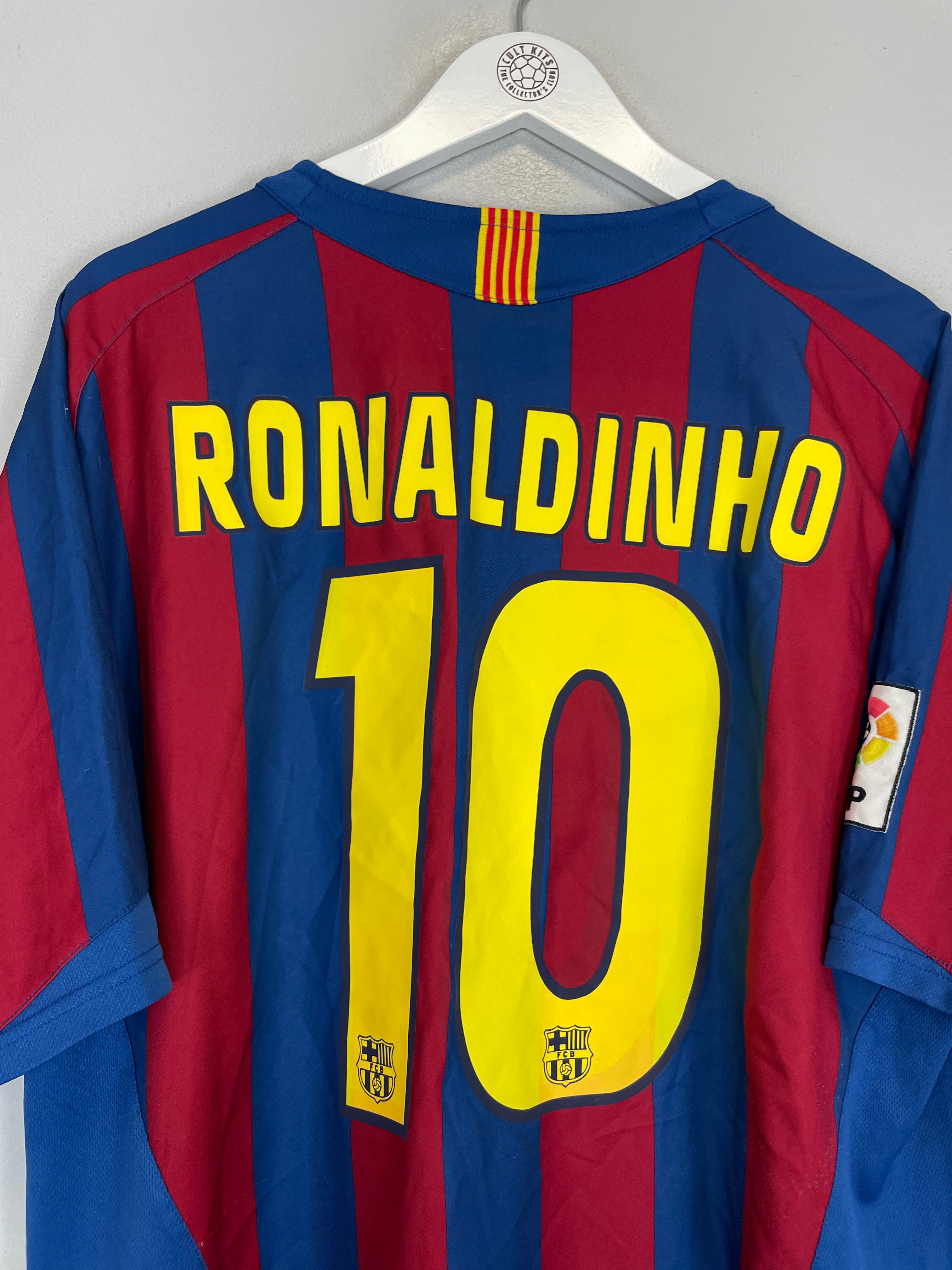Shop 2005/06 BARCELONA RONALDINHO #10 HOME SHIRT (XL) NIKE, classic football shirts, vintage football shirts & retro soccer jerseys at Cult Kits