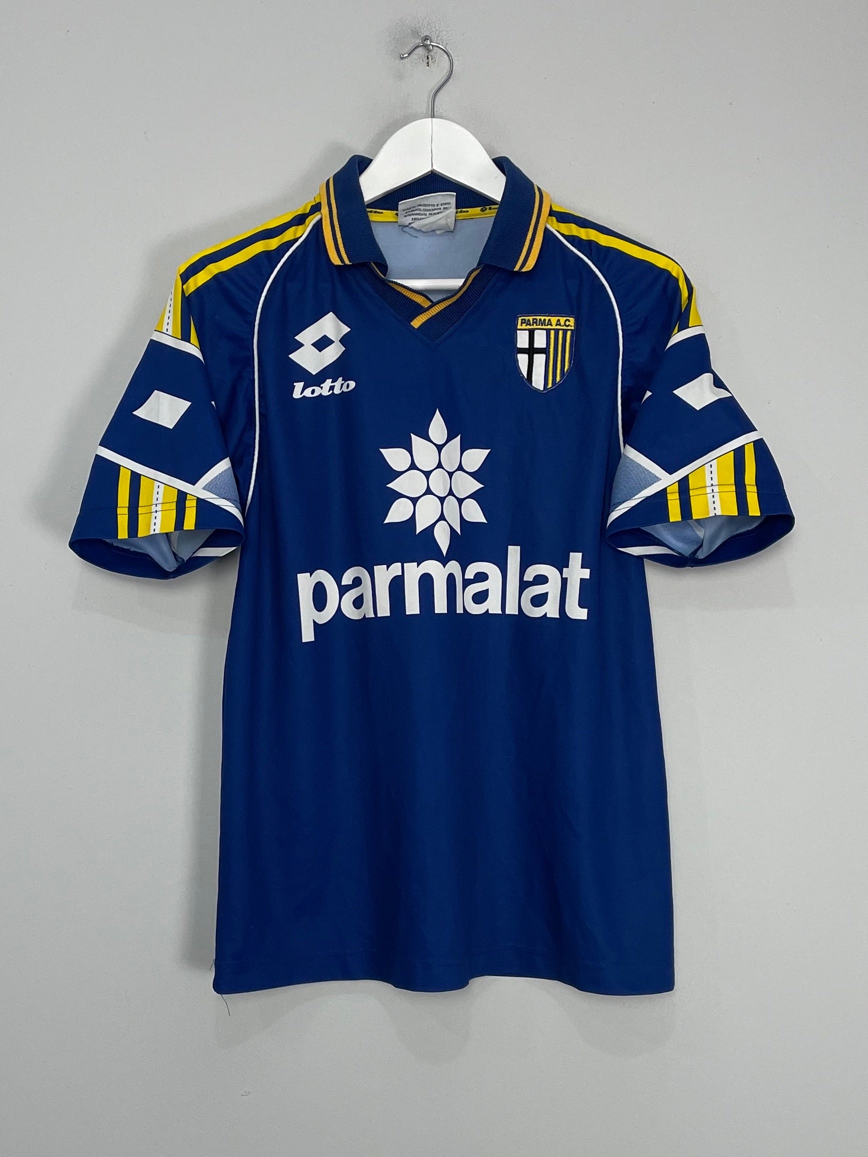Shop 1998/99 PARMA TRAINING SHIRT (M) LOTTO, classic football shirts, vintage football shirts & retro soccer jerseys at Cult Kits