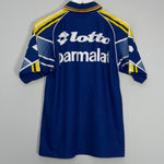 Shop 1998/99 PARMA TRAINING SHIRT (M) LOTTO, classic football shirts, vintage football shirts & retro soccer jerseys at Cult Kits