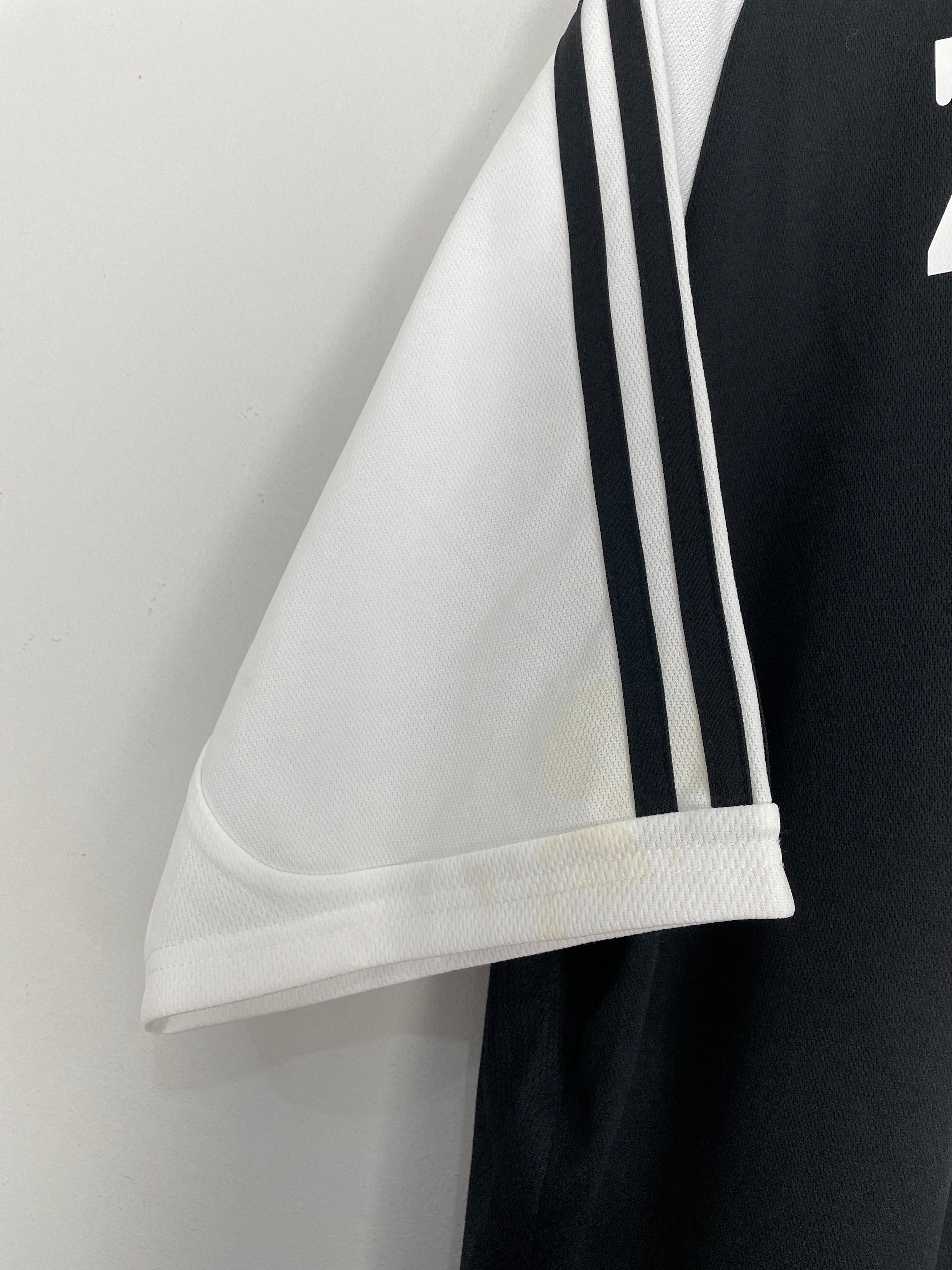 Shop 2001/02 REAL MADRID ZIDANE #5 AWAY SHIRT (XL) ADIDAS, classic football shirts, vintage football shirts & retro soccer jerseys at Cult Kits