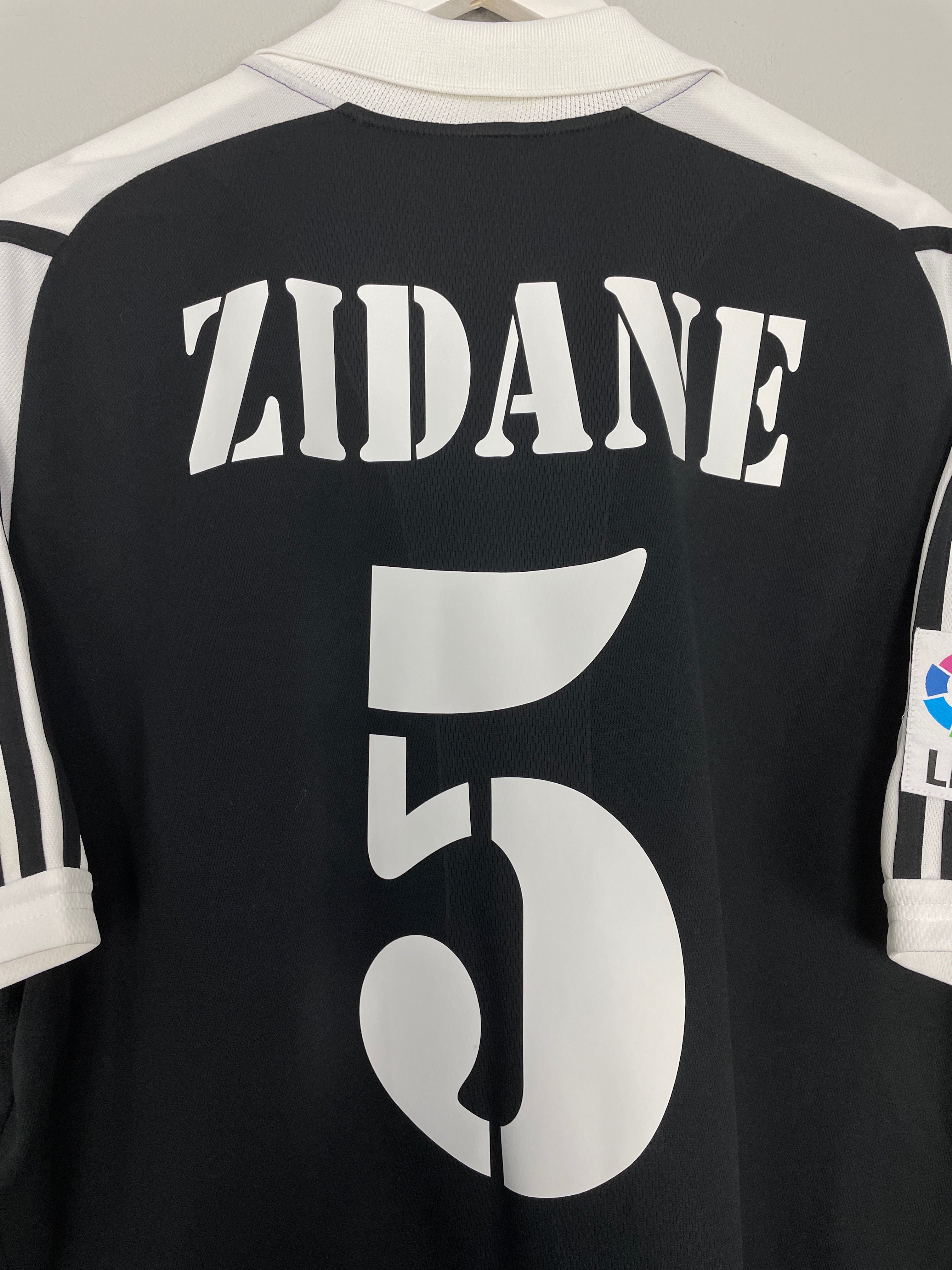 Shop 2001/02 REAL MADRID ZIDANE #5 AWAY SHIRT (XL) ADIDAS, classic football shirts, vintage football shirts & retro soccer jerseys at Cult Kits