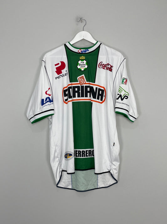 Image of the Santos Laguna shirt from the 2001/02 season