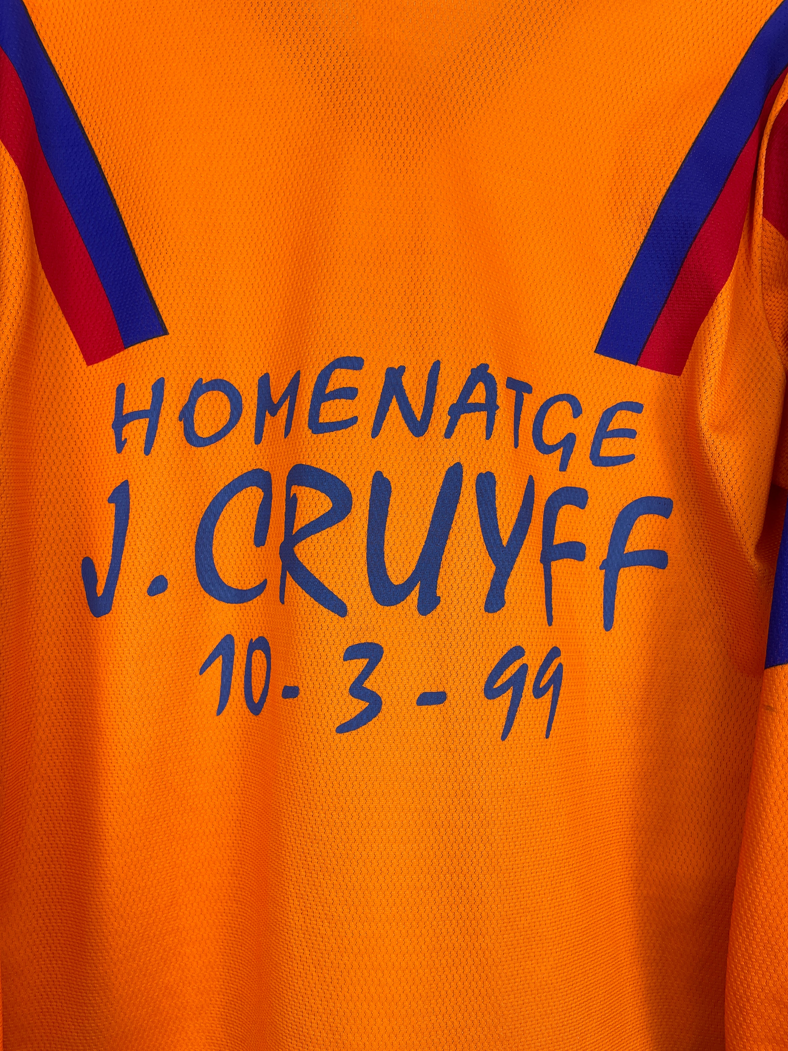Shop 1999 BARCELONA CRUYFF TESTIMONIAL SHIRT (XL) VESTISPORT, classic football shirts, vintage football shirts & retro soccer jerseys at Cult Kits