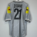 Shop 2000/01 JUVENTUS ZIDANE #21 AWAY SHIRT (XL) LOTTO, classic football shirts, vintage football shirts & retro soccer jerseys at Cult Kits