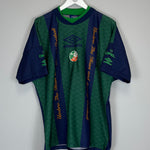 Shop 1995 IRELAND TRAINING SHIRT (XL) UMBRO, classic football shirts, vintage football shirts & retro soccer jerseys at Cult Kits