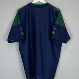 Shop 1995 IRELAND TRAINING SHIRT (XL) UMBRO, classic football shirts, vintage football shirts & retro soccer jerseys at Cult Kits