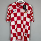 Shop 2012/13 CROATIA *BNWT* HOME SHIRT (L) NIKE, classic football shirts, vintage football shirts & retro soccer jerseys at Cult Kits