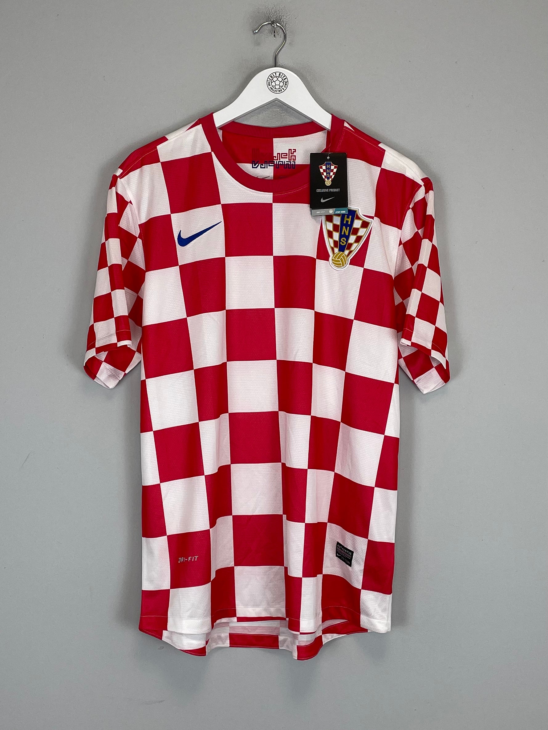 Shop 2012/13 CROATIA *BNWT* HOME SHIRT (L) NIKE, classic football shirts, vintage football shirts & retro soccer jerseys at Cult Kits