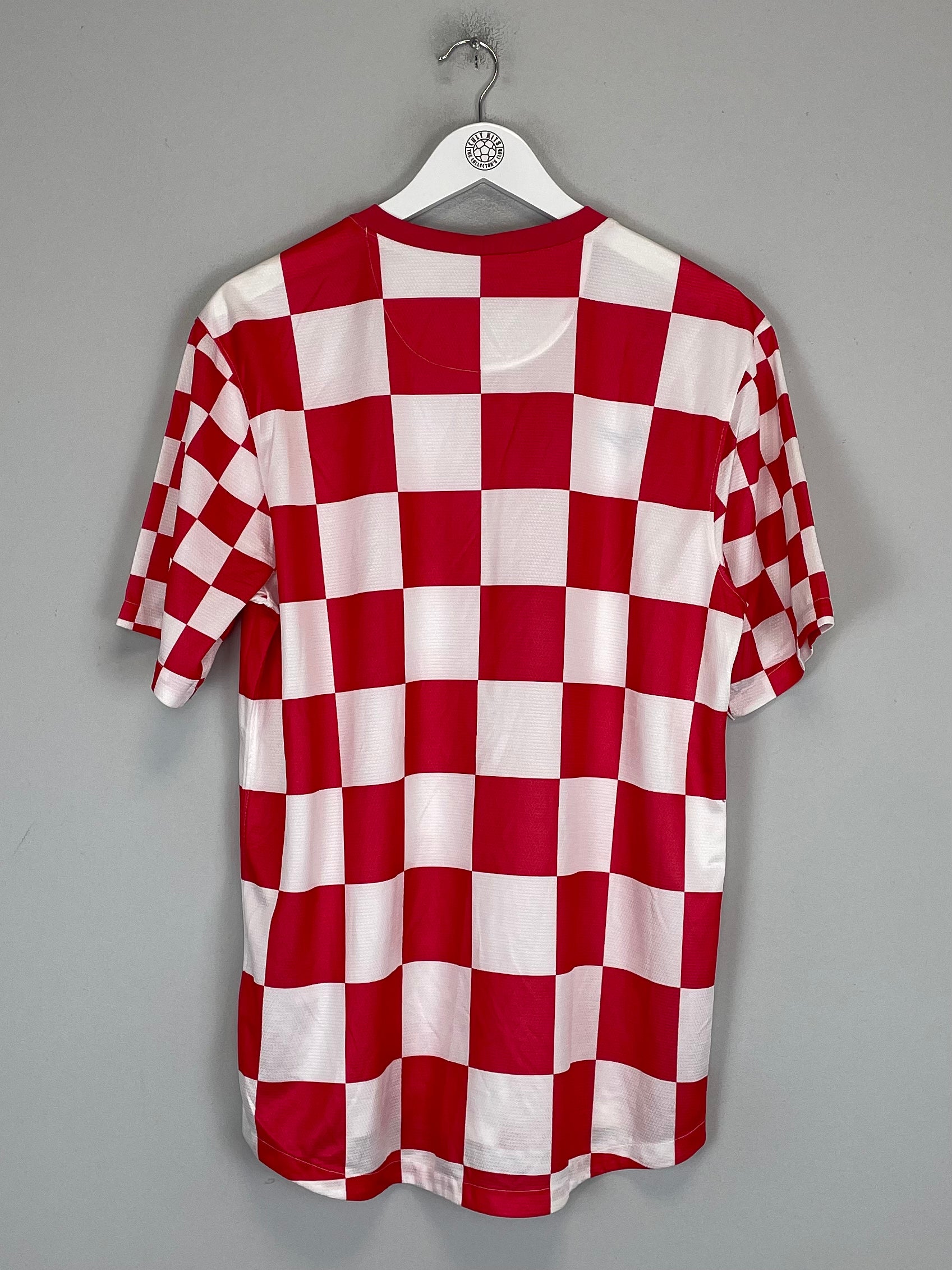Shop 2012/13 CROATIA *BNWT* HOME SHIRT (L) NIKE, classic football shirts, vintage football shirts & retro soccer jerseys at Cult Kits