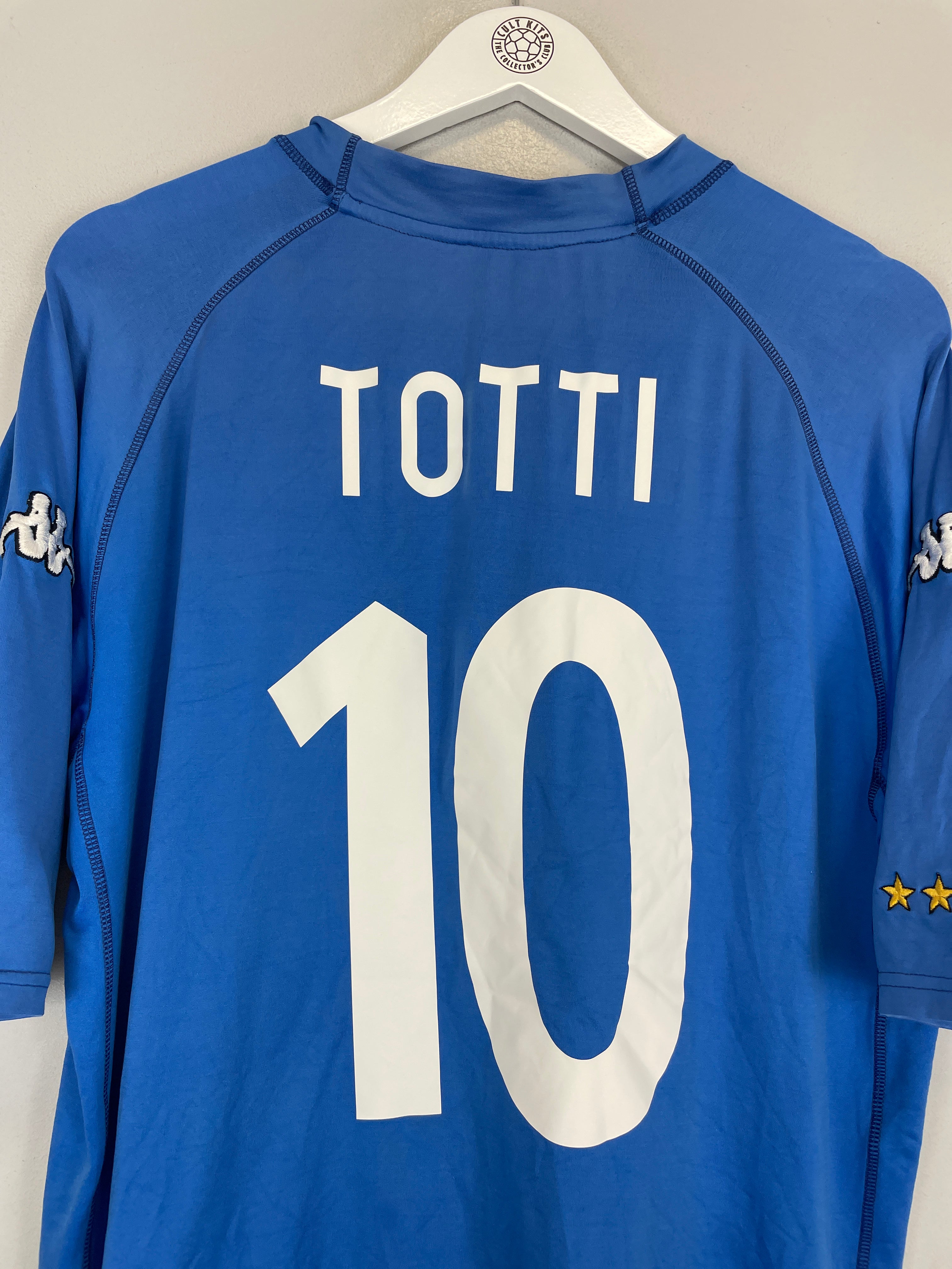 Shop 2000/01 ITALY TOTTI #10 HOME SHIRT (XL) KAPPA, classic football shirts, vintage football shirts & retro soccer jerseys at Cult Kits