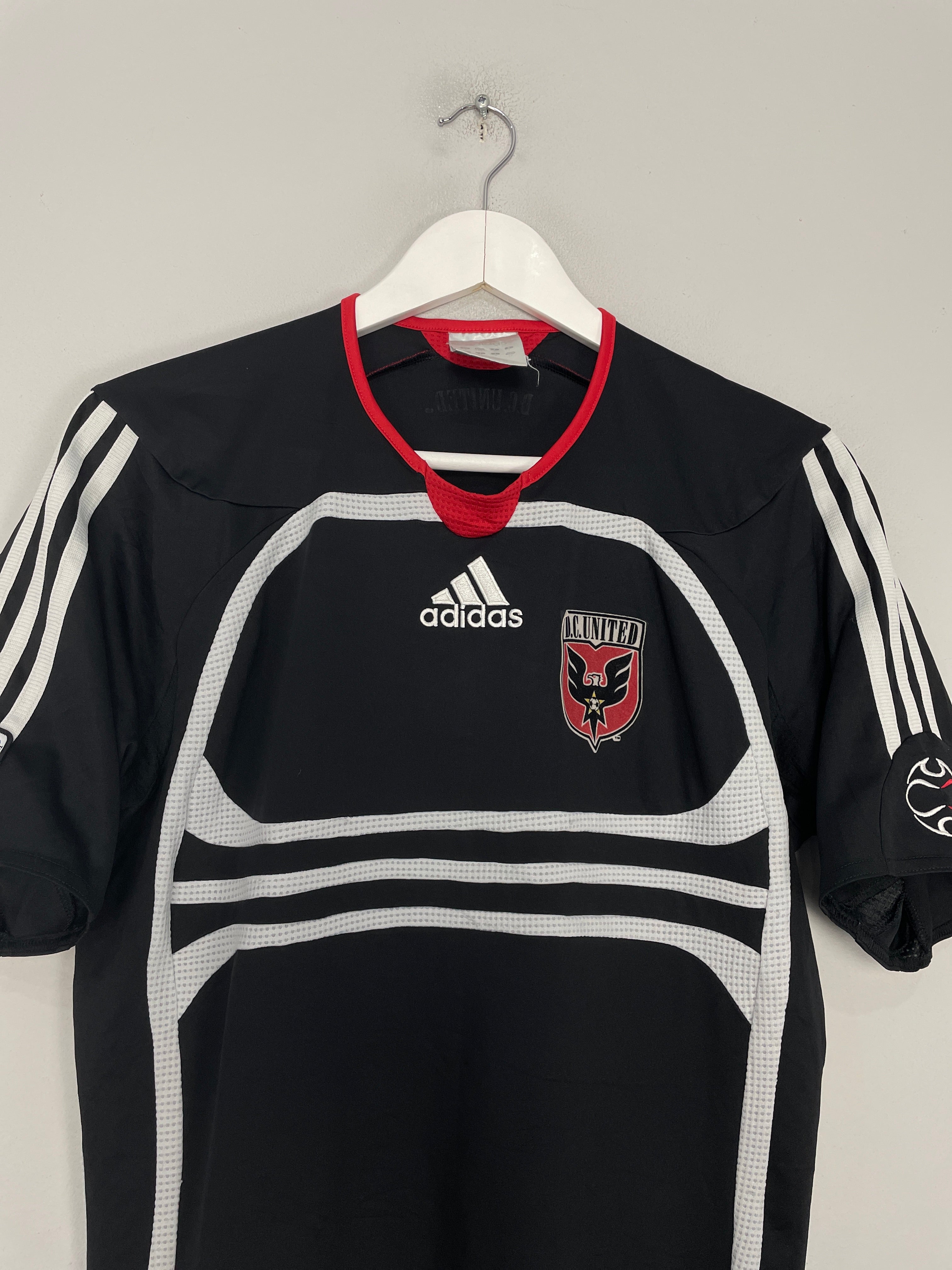 Shop 2006 DC UNITED HOME SHIRT (S) ADIDAS, classic football shirts, vintage football shirts & retro soccer jerseys at Cult Kits