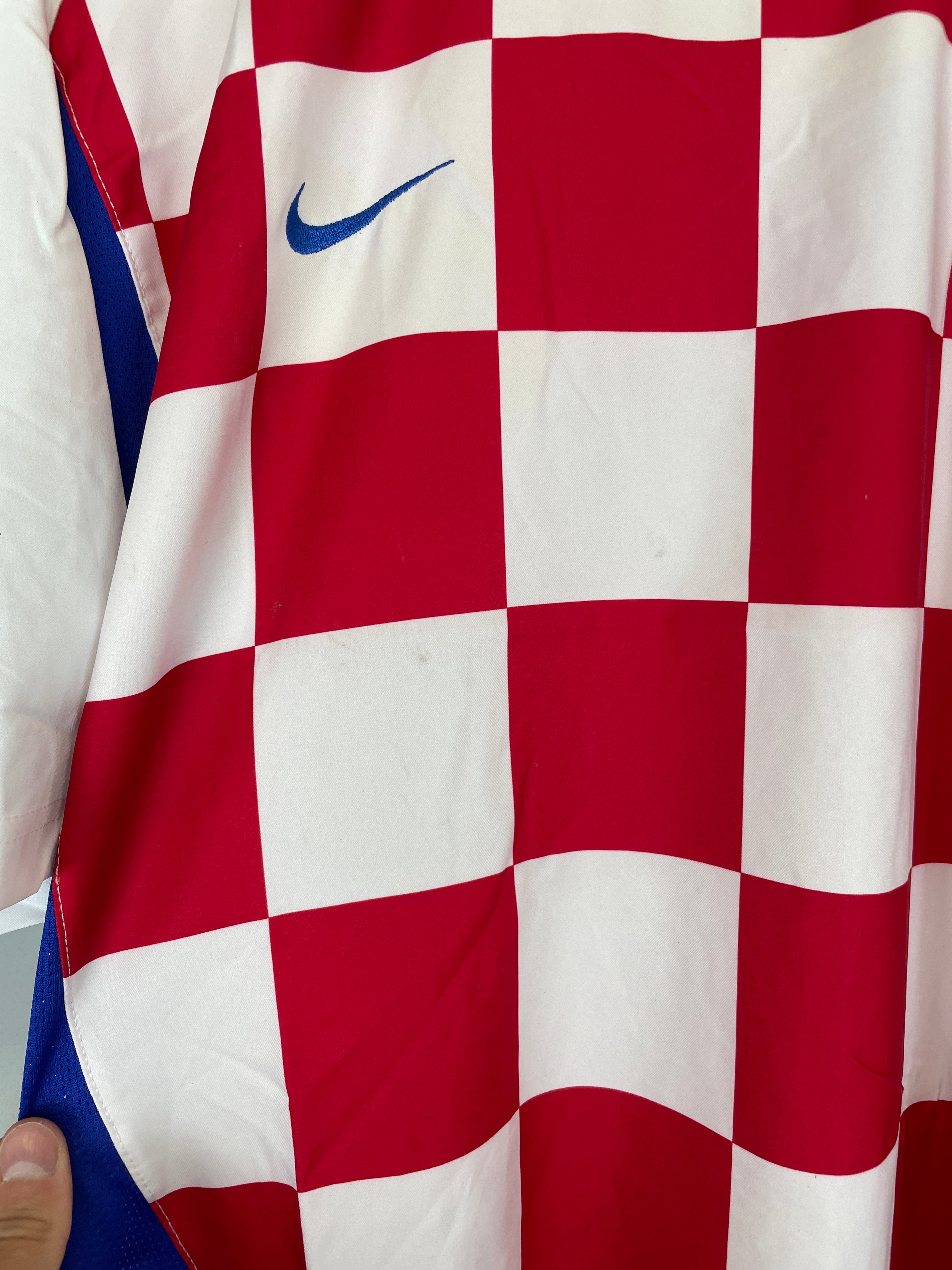Shop 2002/04 CROATIA *BNWT* HOME SHIRT (XL) NIKE, classic football shirts, vintage football shirts & retro soccer jerseys at Cult Kits