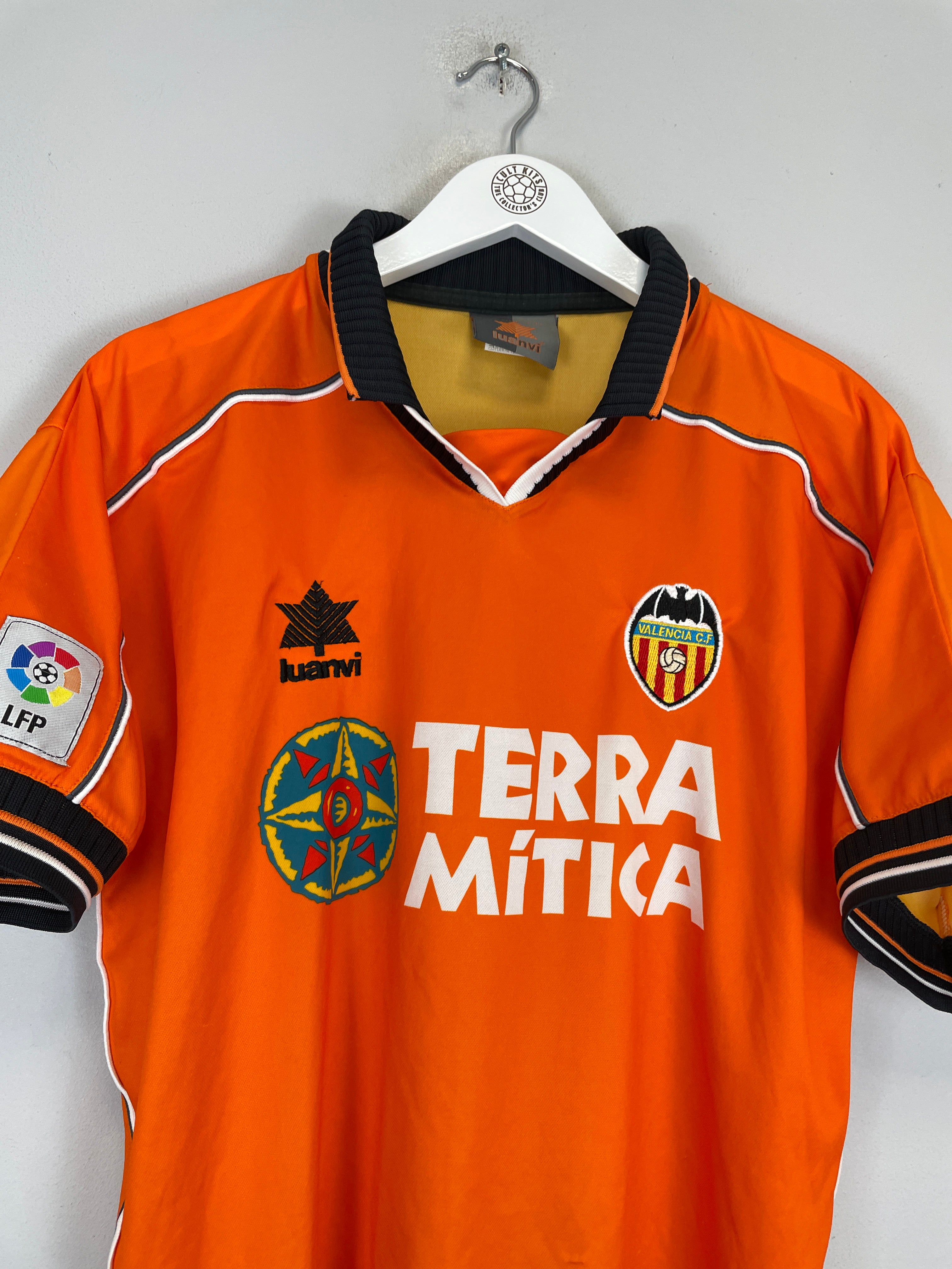 Shop 1999/00 VALENCIA AWAY SHIRT (L) LUANVI, classic football shirts, vintage football shirts & retro soccer jerseys at Cult Kits