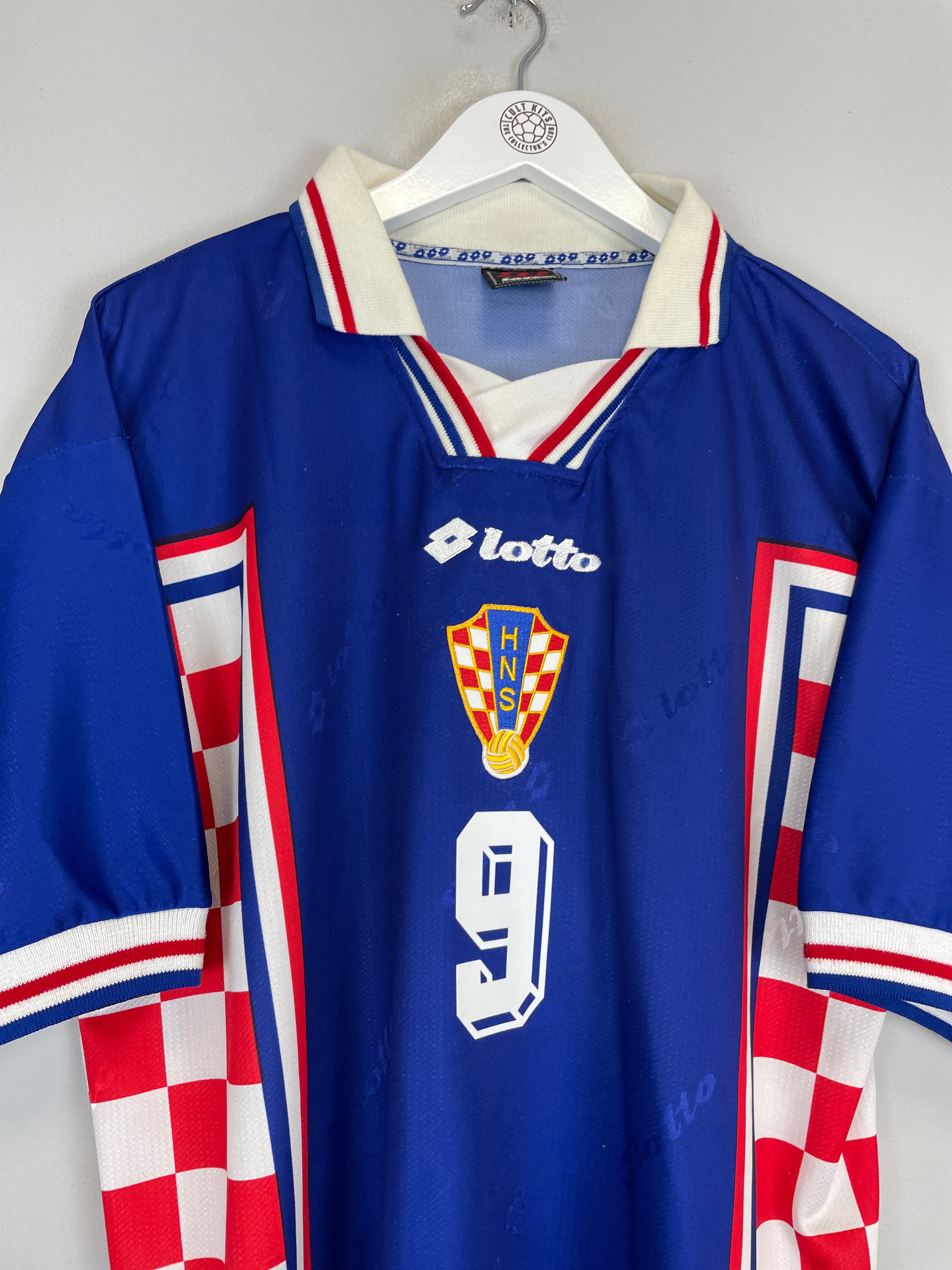 Shop 1998/00 CROATIA SUKER #9 AWAY SHIRT (XL) LOTTO, classic football shirts, vintage football shirts & retro soccer jerseys at Cult Kits