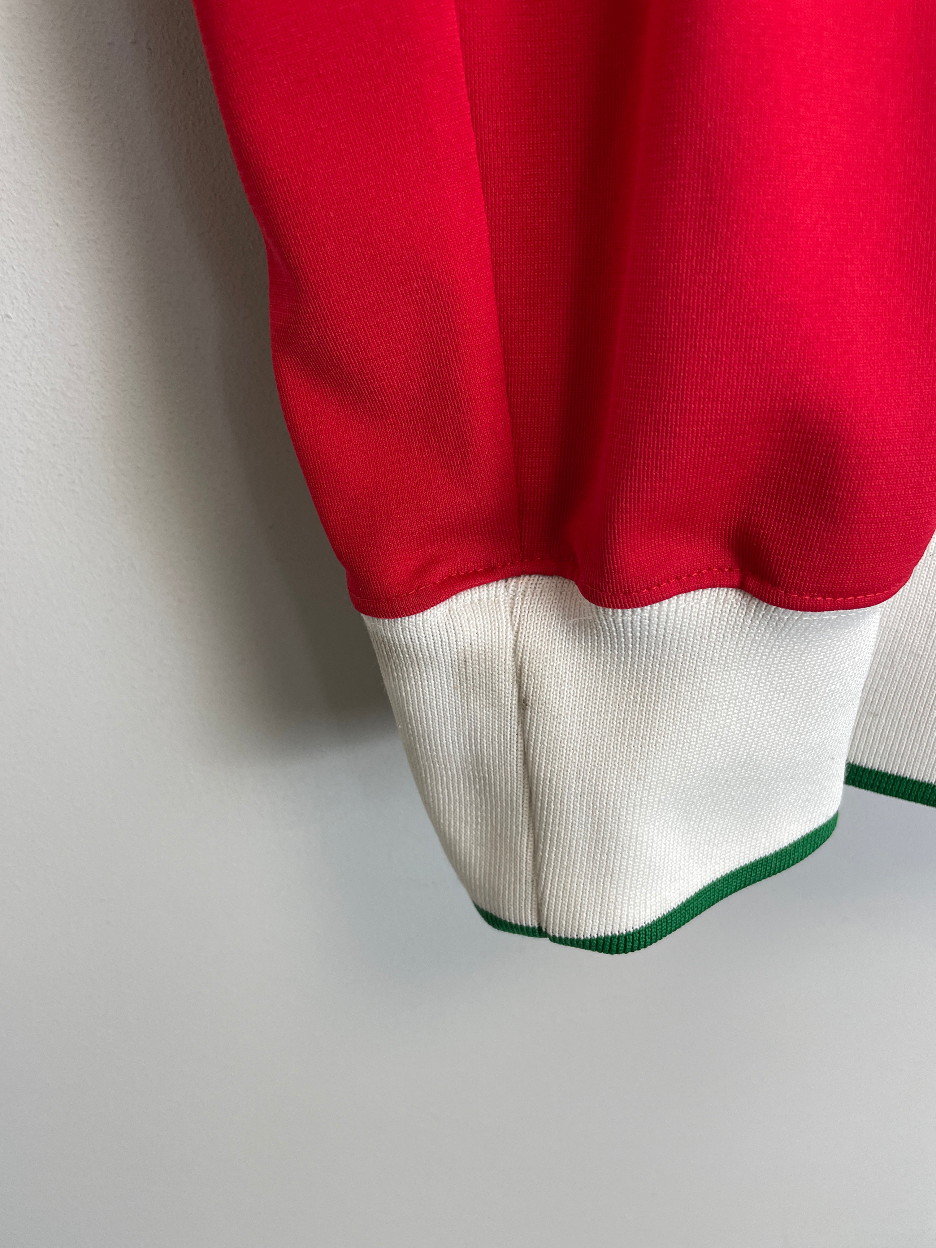 Shop 2010/11 PORTUGAL TRACK JACKET (XL) NIKE, classic football shirts, vintage football shirts & retro soccer jerseys at Cult Kits