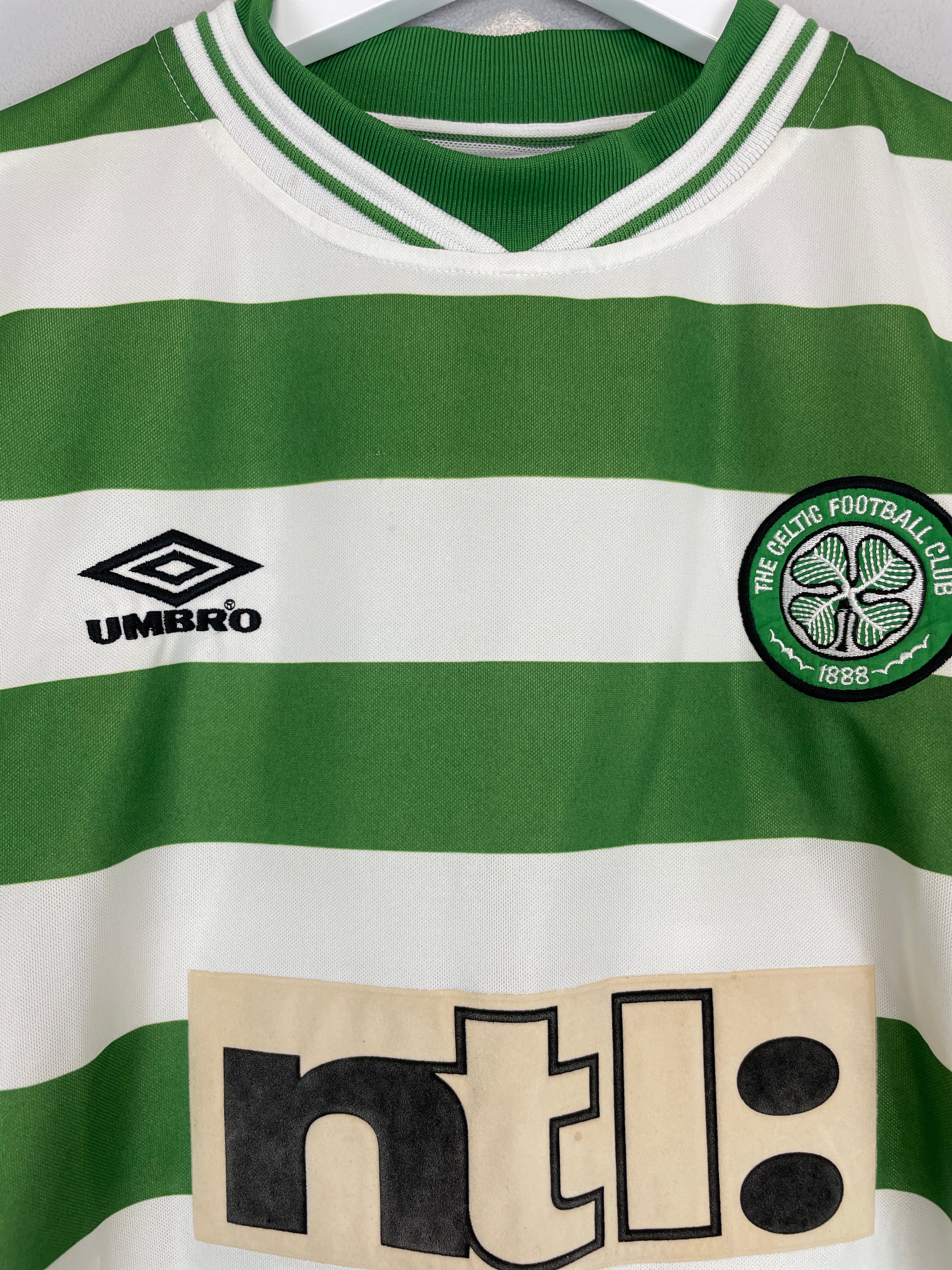 Shop 2000/01 CELTIC HOME SHIRT (L) UMBRO, classic football shirts, vintage football shirts & retro soccer jerseys at Cult Kits