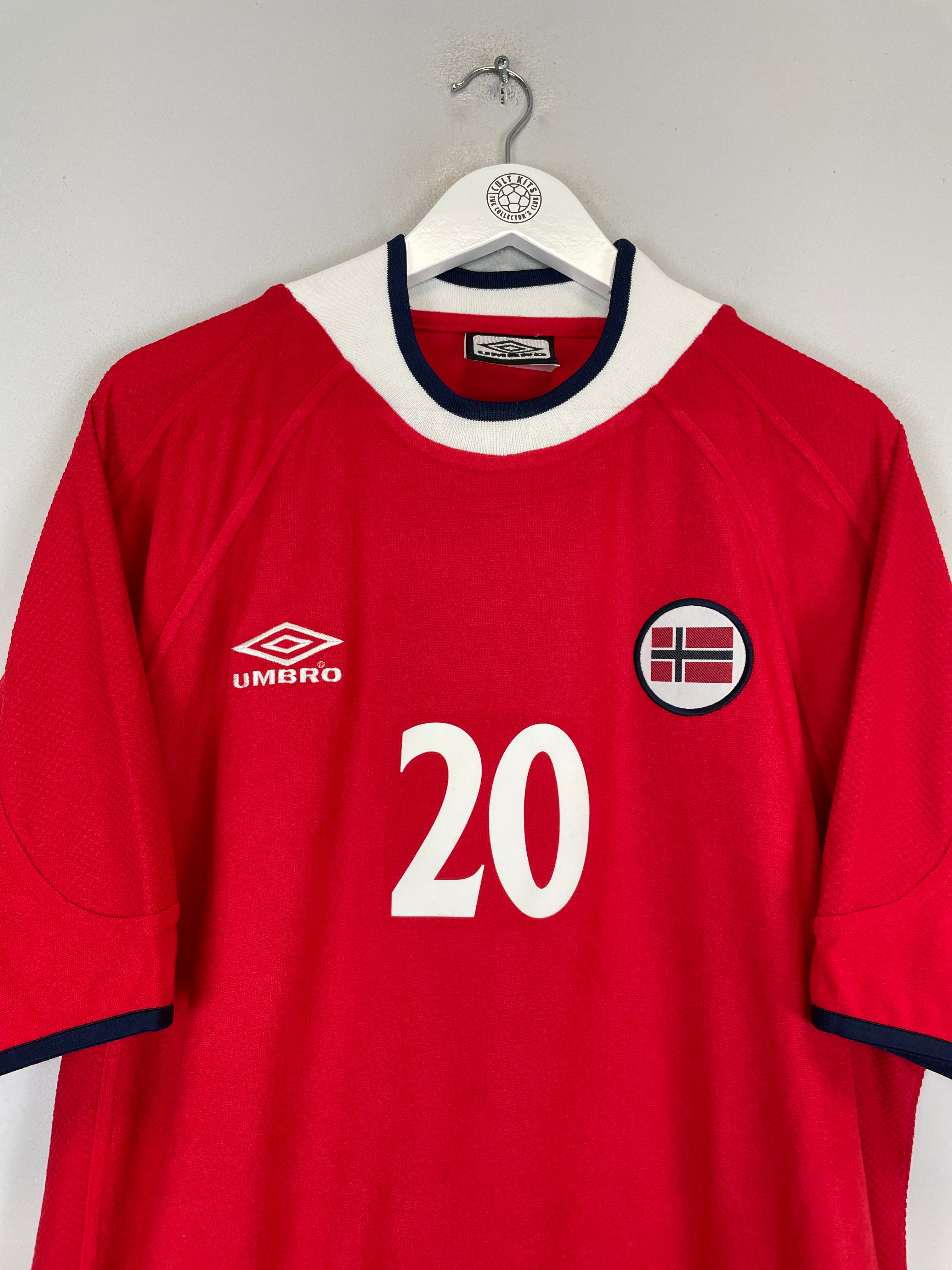Shop 2000/02 NORWAY SOLSKJAER #20 HOME SHIRT (XXL) UMBRO, classic football shirts, vintage football shirts & retro soccer jerseys at Cult Kits