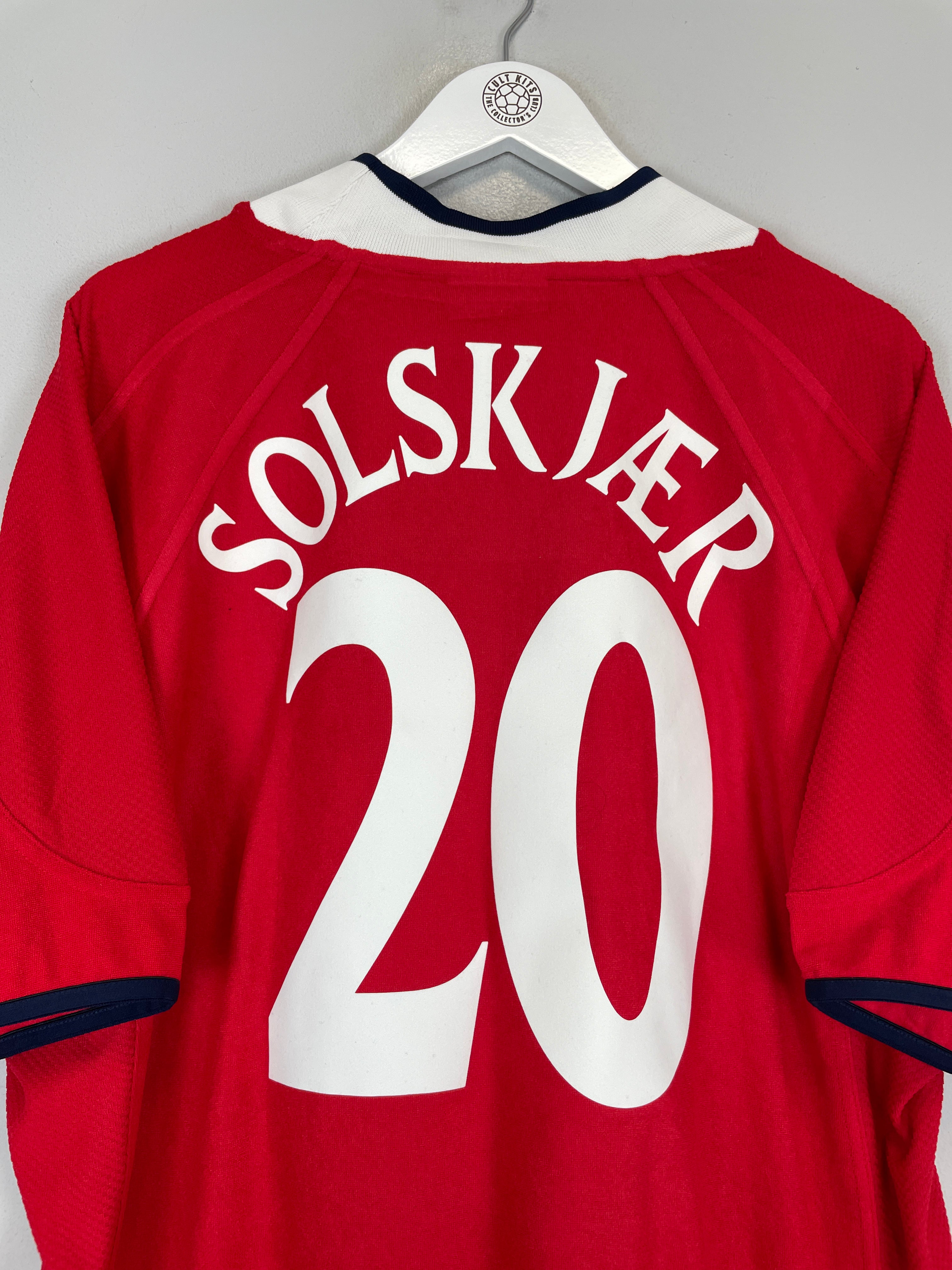 Shop 2000/02 NORWAY SOLSKJAER #20 HOME SHIRT (XXL) UMBRO, classic football shirts, vintage football shirts & retro soccer jerseys at Cult Kits