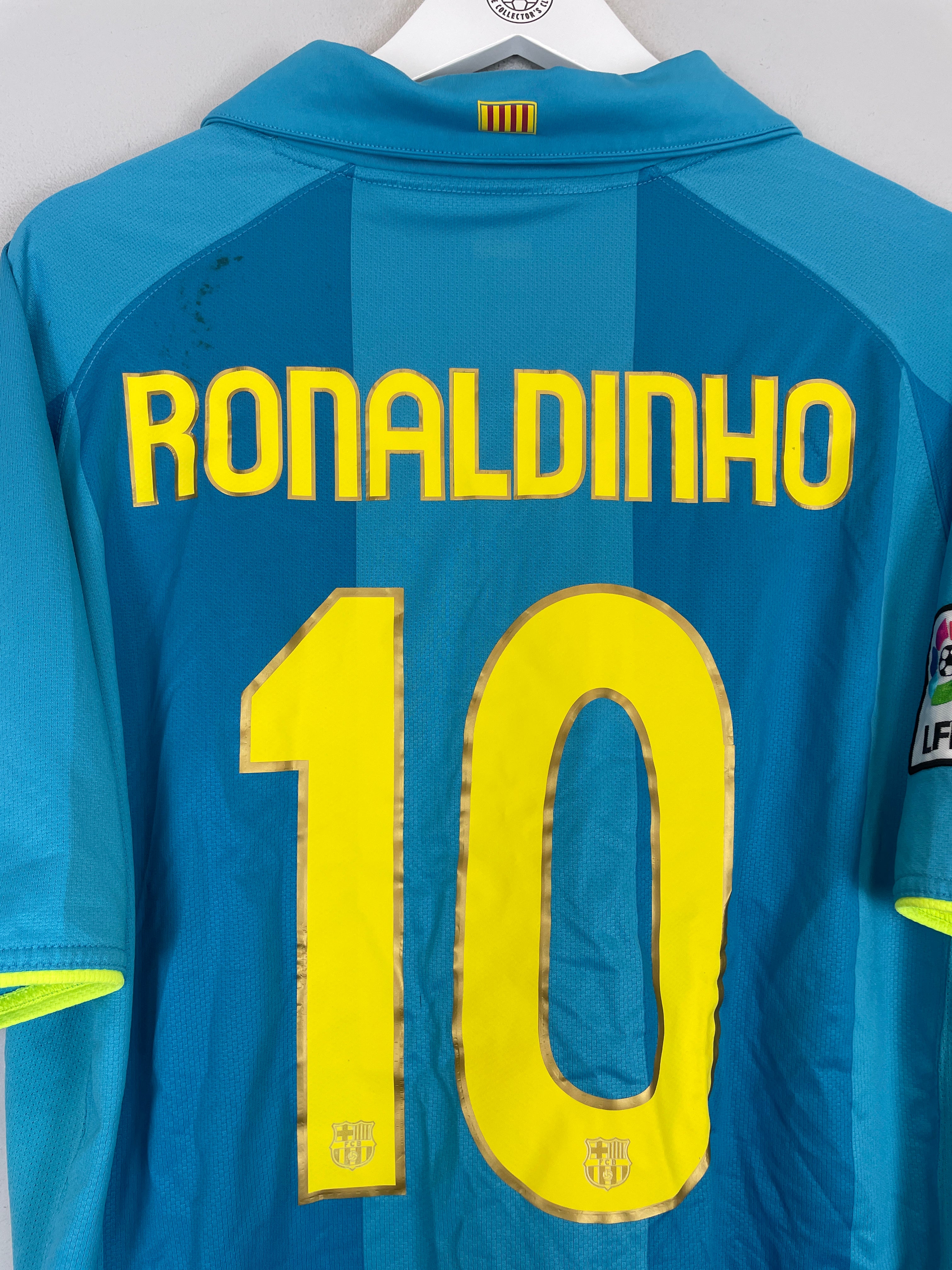 Shop 2007/08 BARCELONA RONALDINHO #10 AWAY SHIRT (XL) NIKE, classic football shirts, vintage football shirts & retro soccer jerseys at Cult Kits