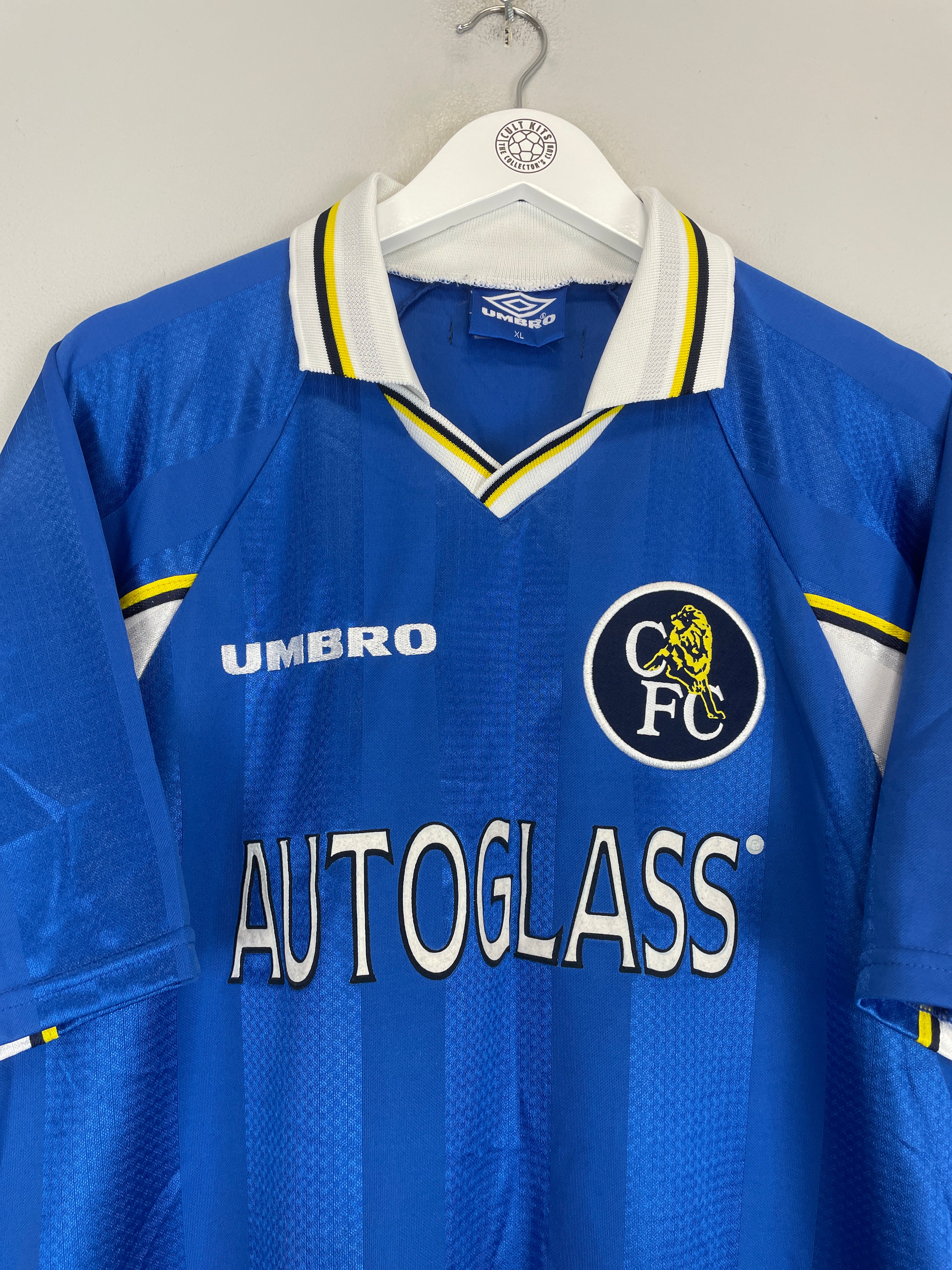 Shop 1997/98 CHELSEA HOME SHIRT (XL) UMBRO, classic football shirts, vintage football shirts & retro soccer jerseys at Cult Kits