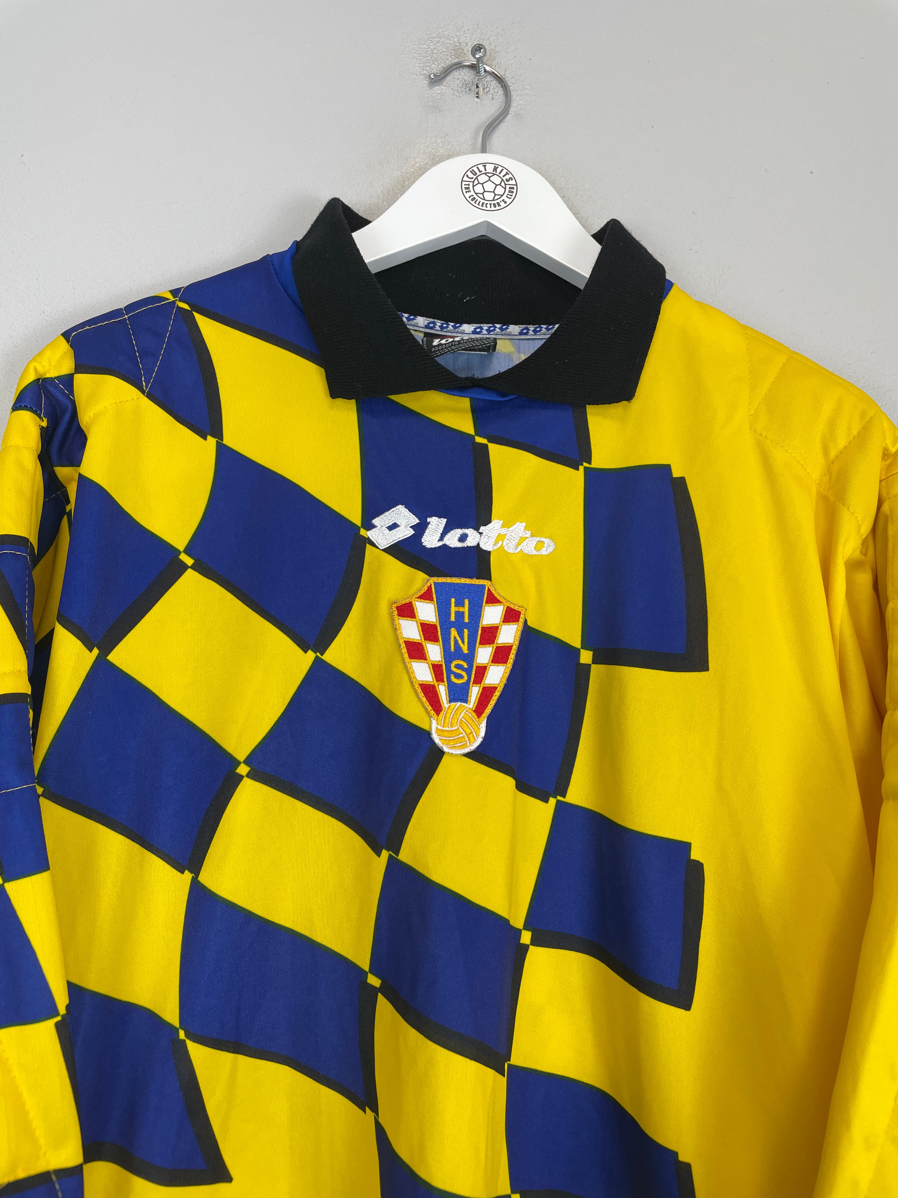 Shop 1998/00 CROATIA GK SHIRT (M) LOTTO, classic football shirts, vintage football shirts & retro soccer jerseys at Cult Kits