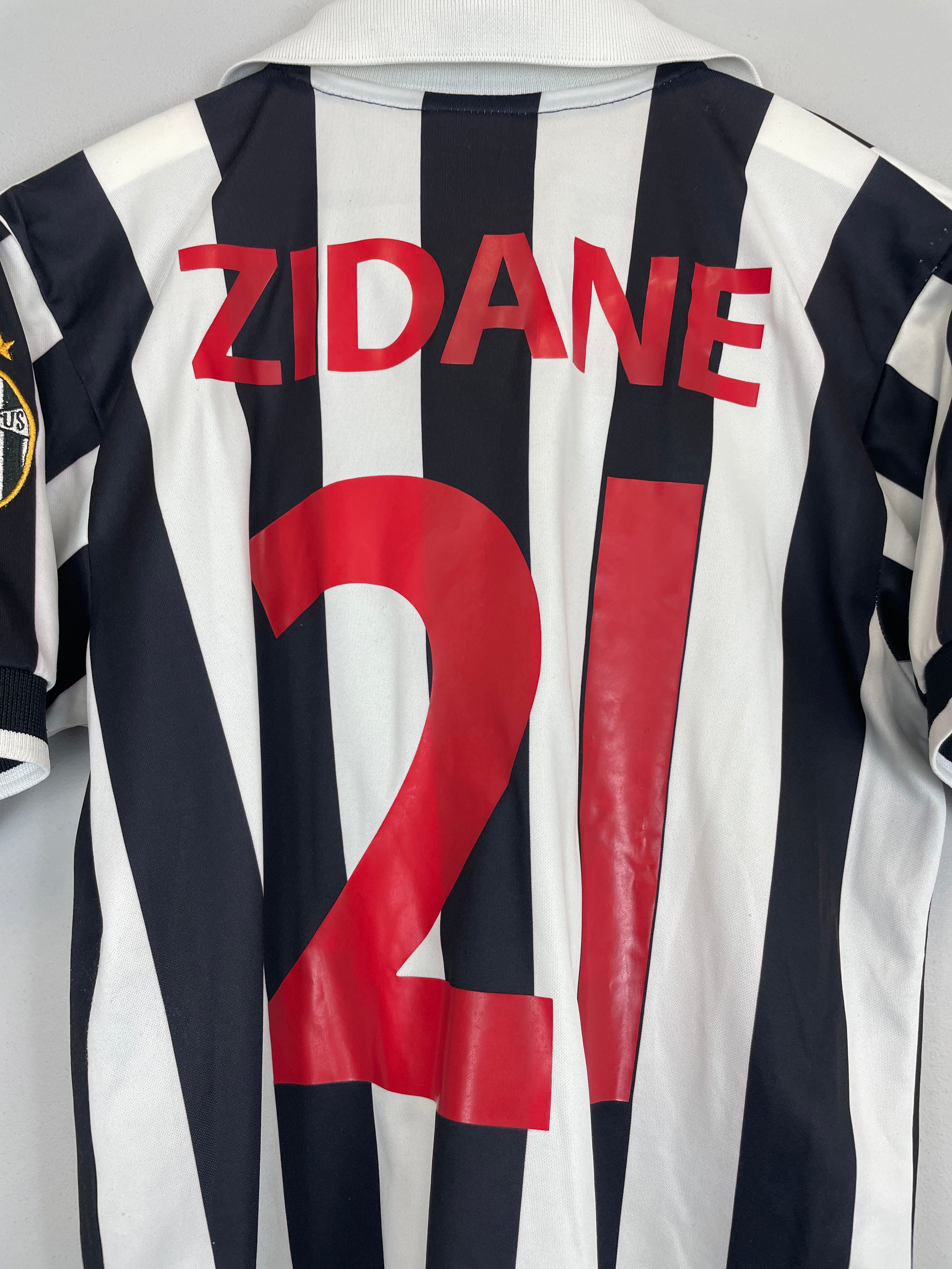 Shop 1998/99 JUVENTUS ZIDANE #21 HOME SHIRT (M) KAPPA, classic football shirts, vintage football shirts & retro soccer jerseys at Cult Kits
