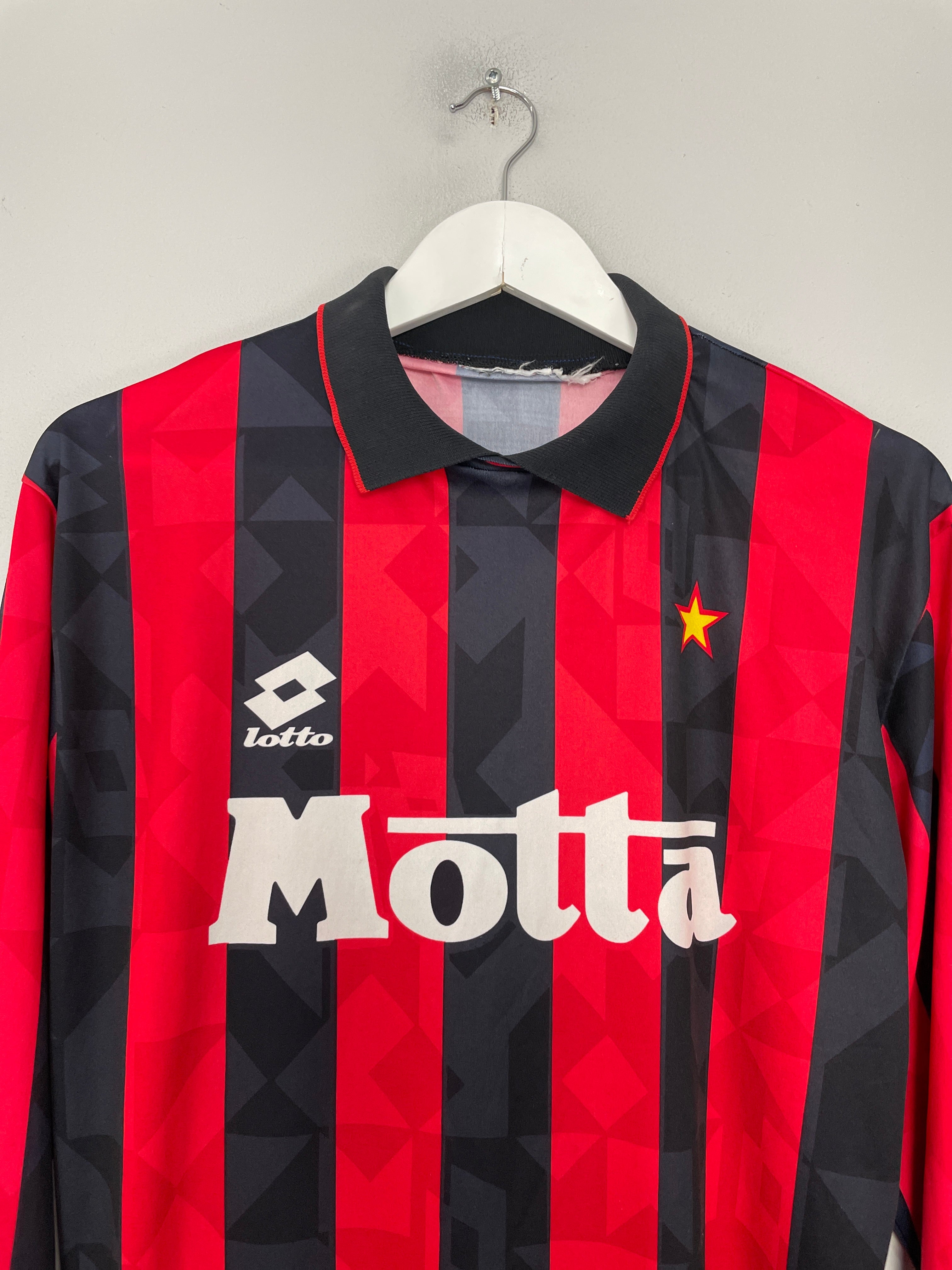 Shop 1993/94 AC MILAN L/S HOME SHIRT (M) LOTTO, classic football shirts, vintage football shirts & retro soccer jerseys at Cult Kits