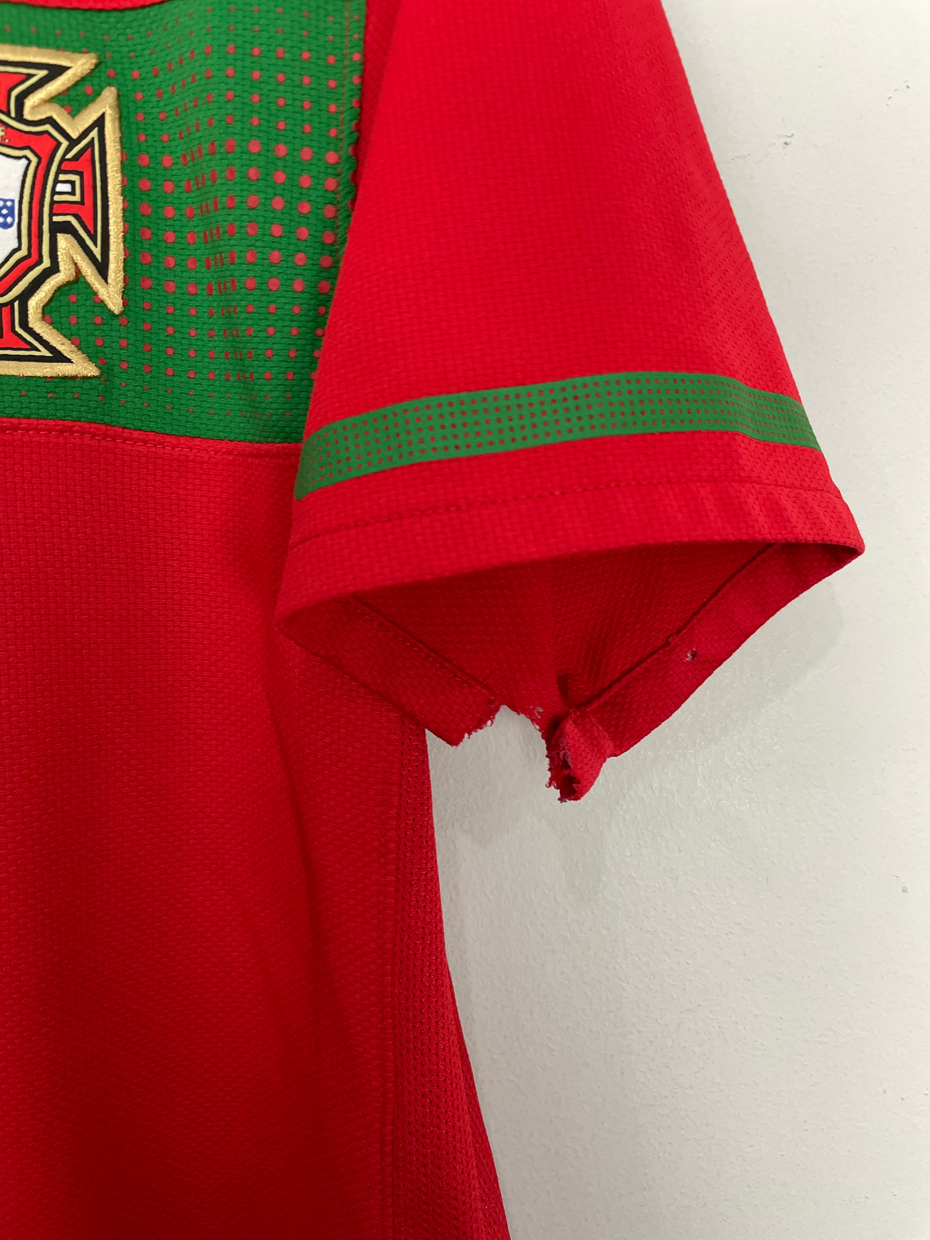 Shop 2010/12 PORTUGAL RONALDO #7 HOME SHIRT (M) NIKE, classic football shirts, vintage football shirts & retro soccer jerseys at Cult Kits