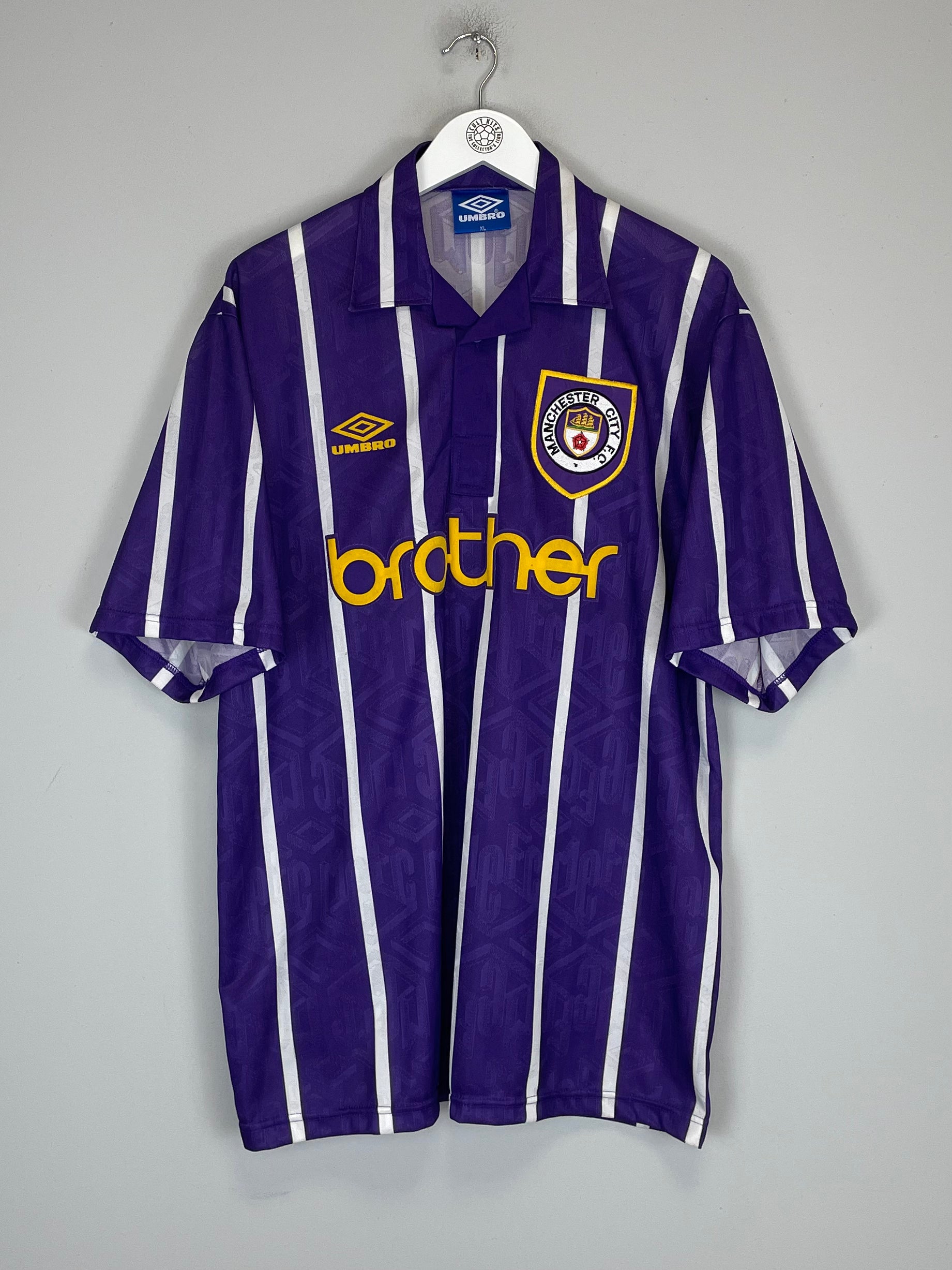 Shop 1993/94 MANCHESTER CITY AWAY SHIRT (XL) UMBRO, classic football shirts, vintage football shirts & retro soccer jerseys at Cult Kits