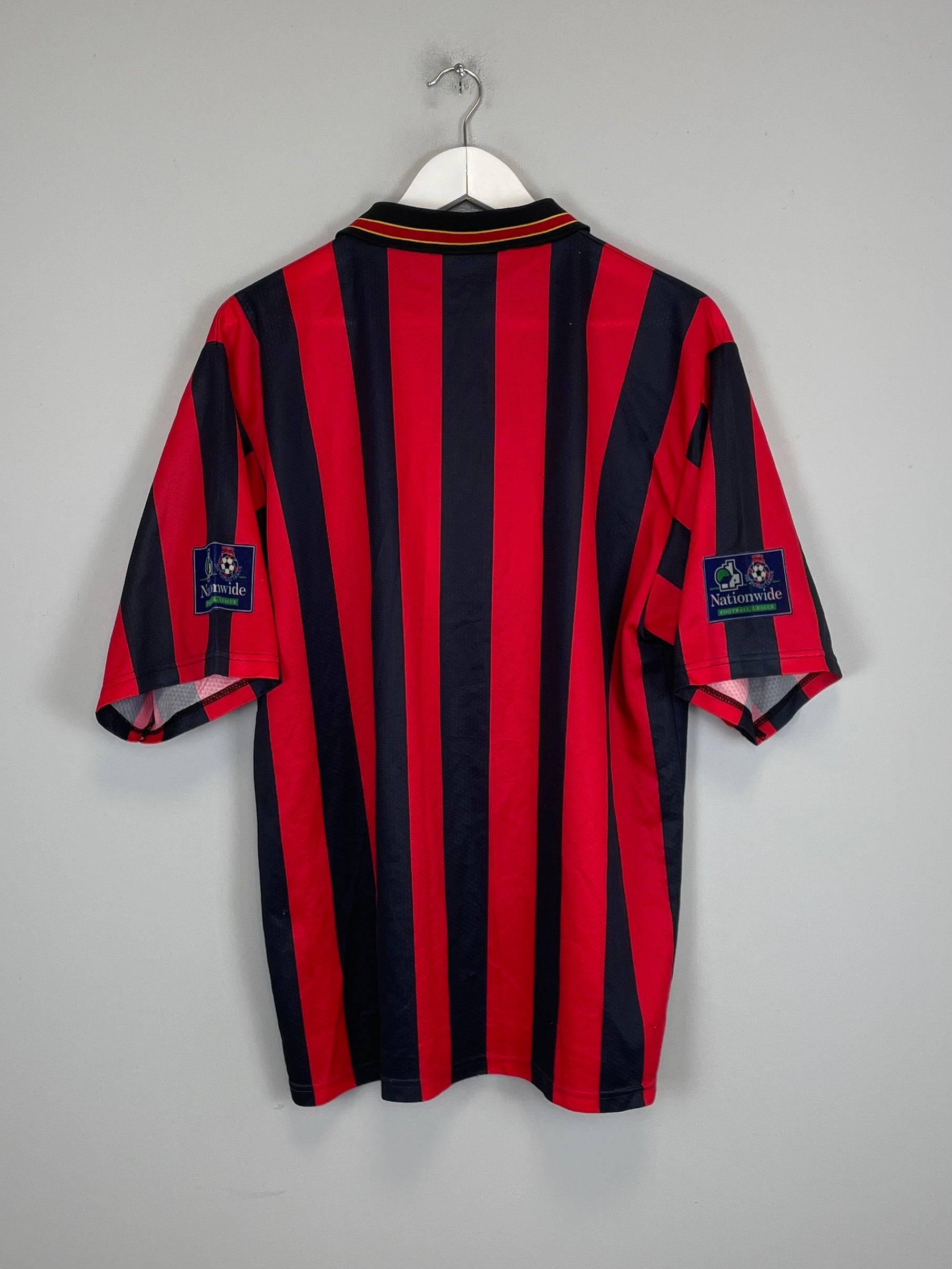 Shop 1996/98 WATFORD AWAY SHIRT (XL) MIZUNO, classic football shirts, vintage football shirts & retro soccer jerseys at Cult Kits