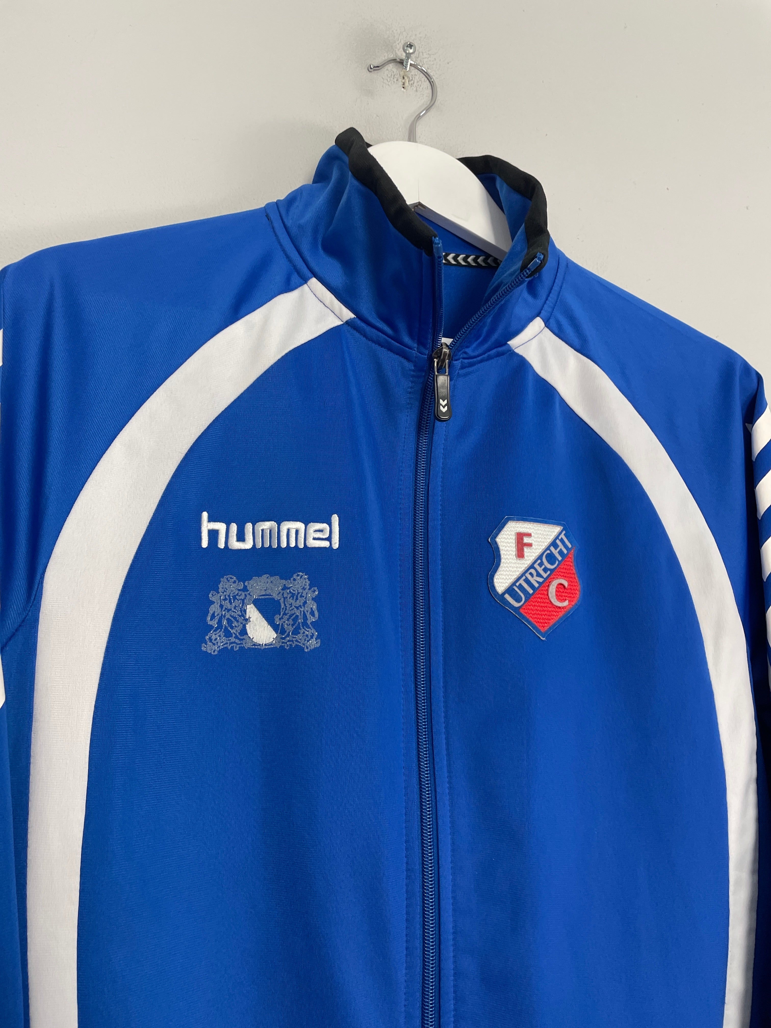 Shop 2015/17 FC UTRECHT TRACK JACKET (L) HUMMEL, classic football shirts, vintage football shirts & retro soccer jerseys at Cult Kits