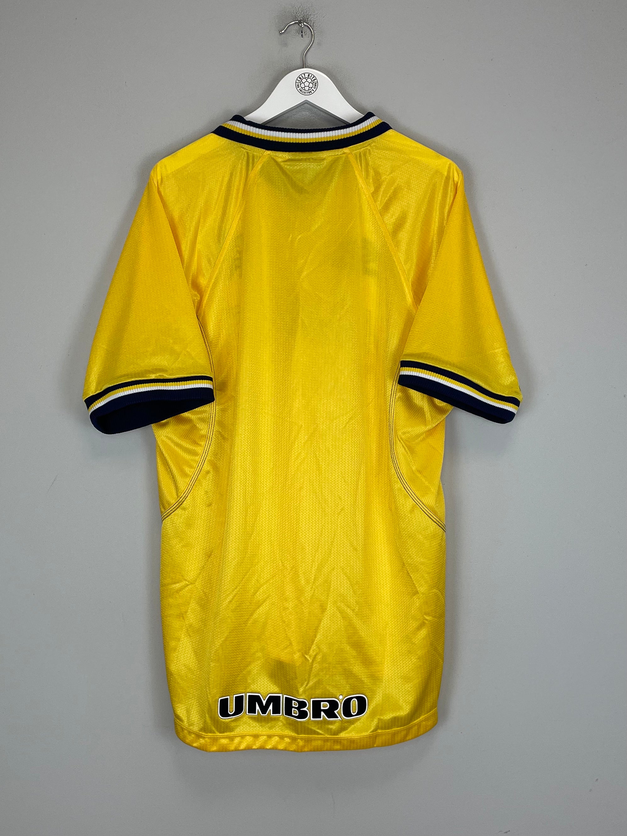 Shop 1998/00 CHELSEA THIRD SHIRT (XL) UMBRO, classic football shirts, vintage football shirts & retro soccer jerseys at Cult Kits