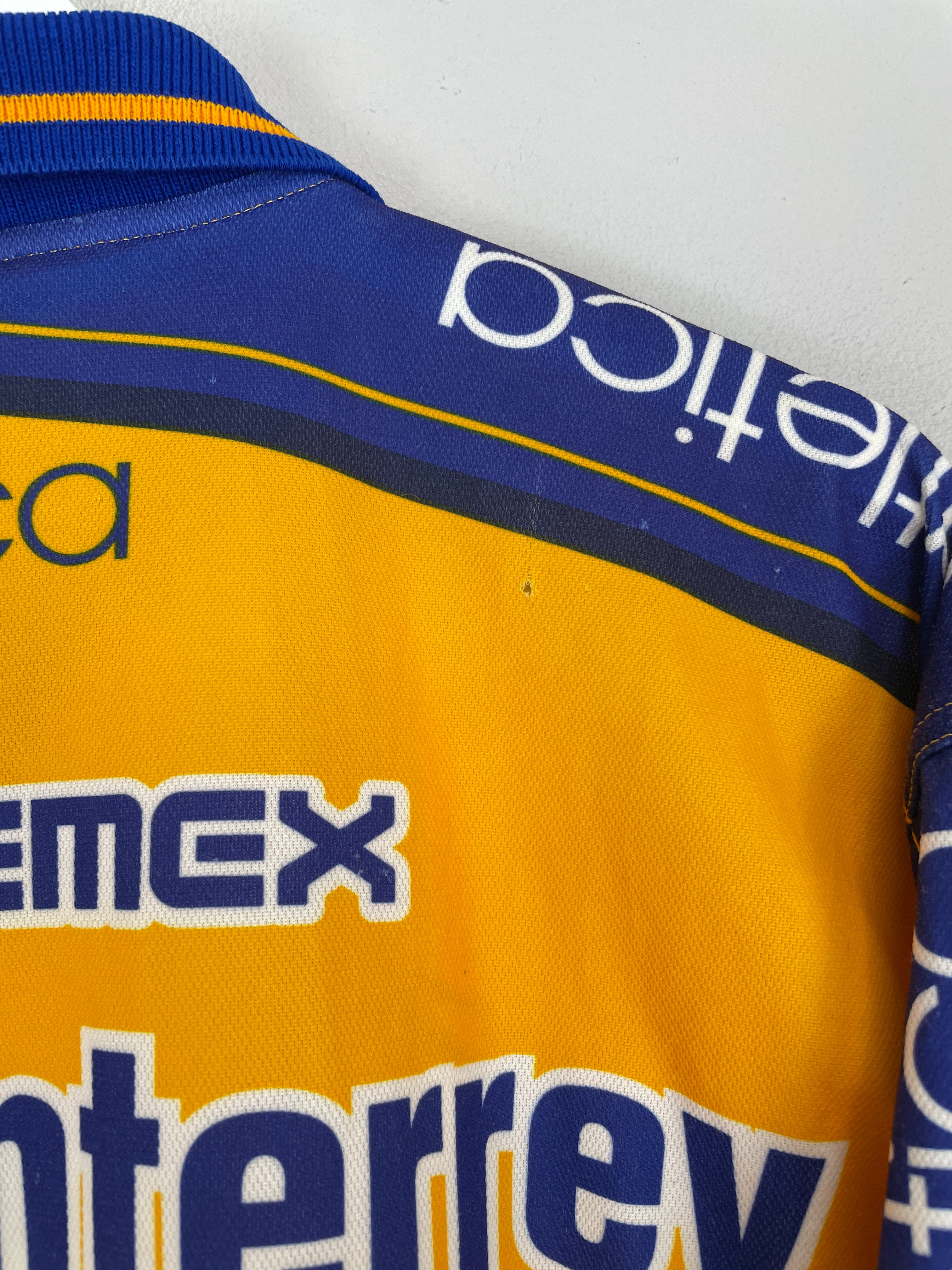 Shop 2000/01 TIGRES HOME SHIRT (XL) ATLETICA, classic football shirts, vintage football shirts & retro soccer jerseys at Cult Kits