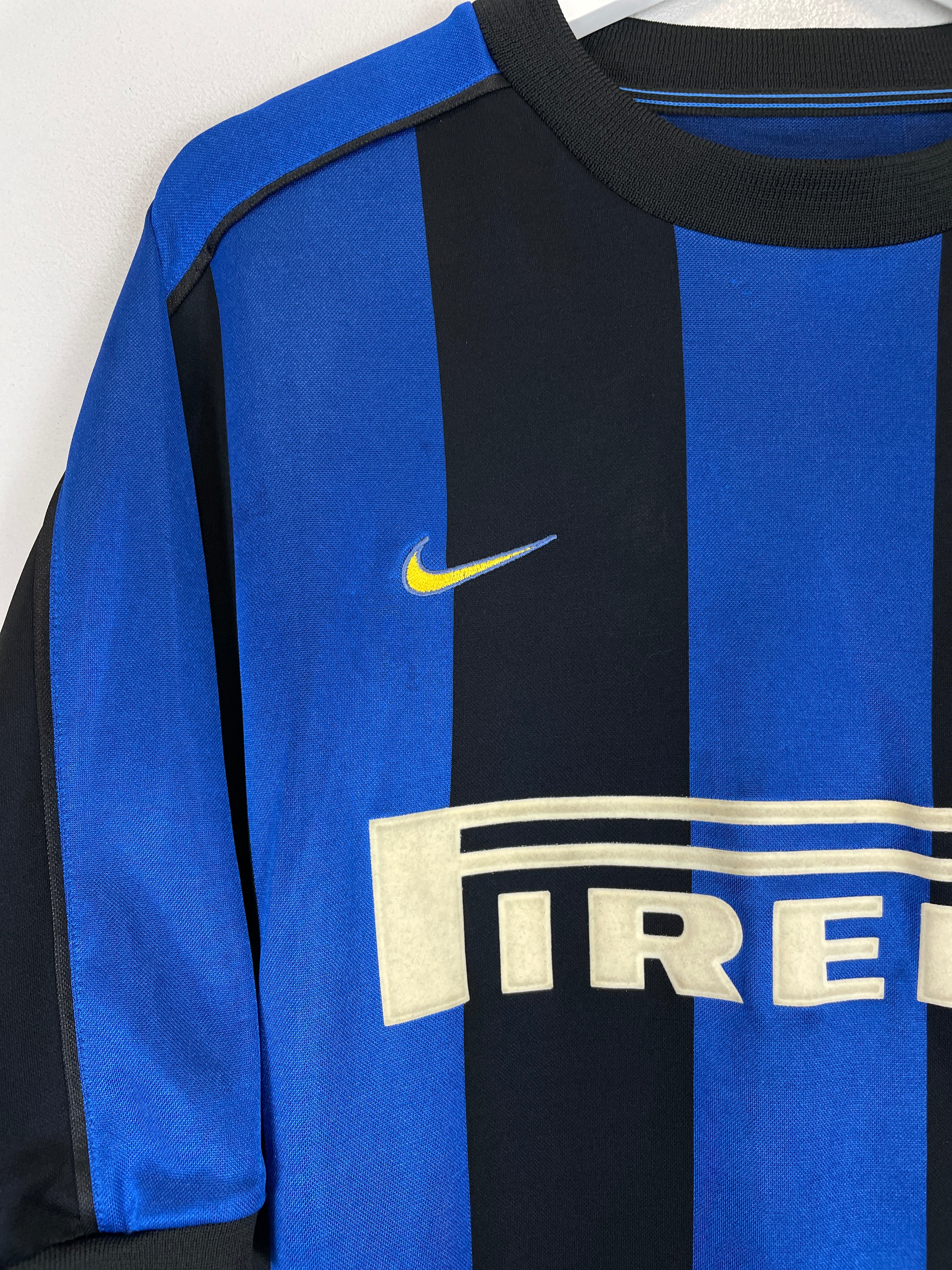 Shop 1999/00 INTER MILAN RONALDO #9 HOME SHIRT (M) NIKE, classic football shirts, vintage football shirts & retro soccer jerseys at Cult Kits