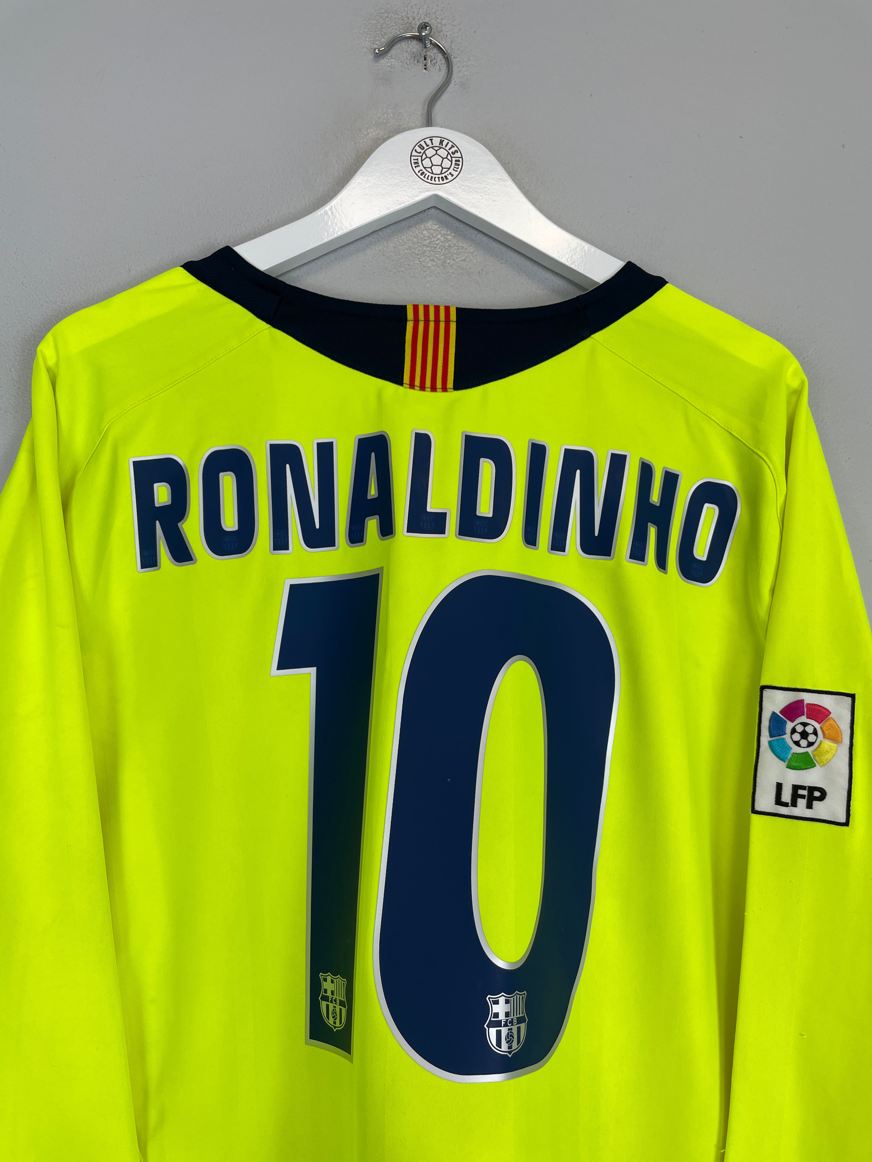 Shop 2005/06 BARCELONA RONALDINHO #10 L/S AWAY SHIRT (XL) NIKE, classic football shirts, vintage football shirts & retro soccer jerseys at Cult Kits