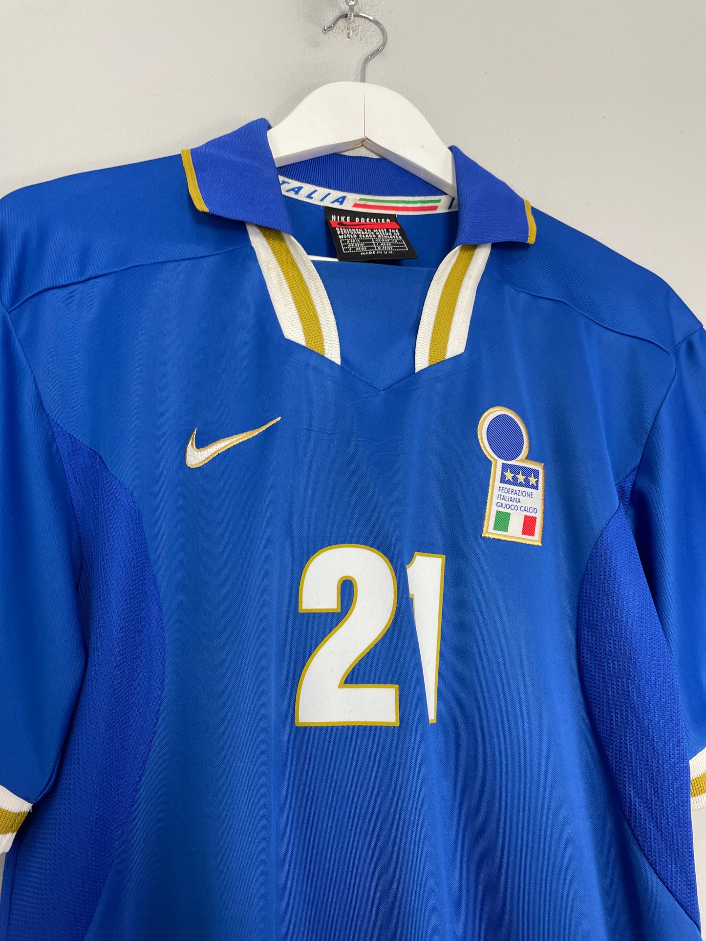 1996/97 ITALY ZOLA #21 HOME SHIRT (M) NIKE