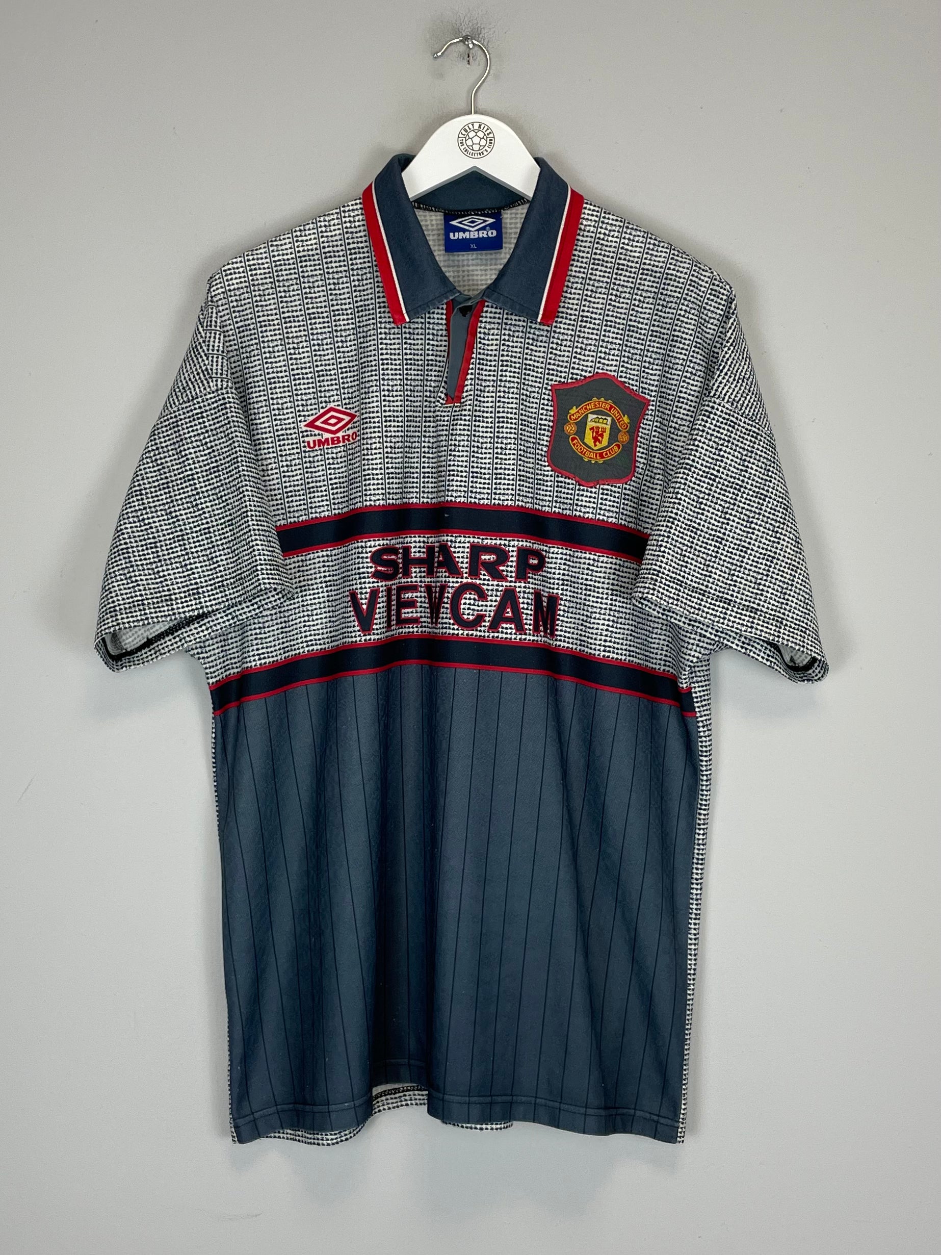 Shop 1995/96 MANCHESTER UNITED CANTONA #7 AWAY SHIRT (XL) UMBRO, classic football shirts, vintage football shirts & retro soccer jerseys at Cult Kits