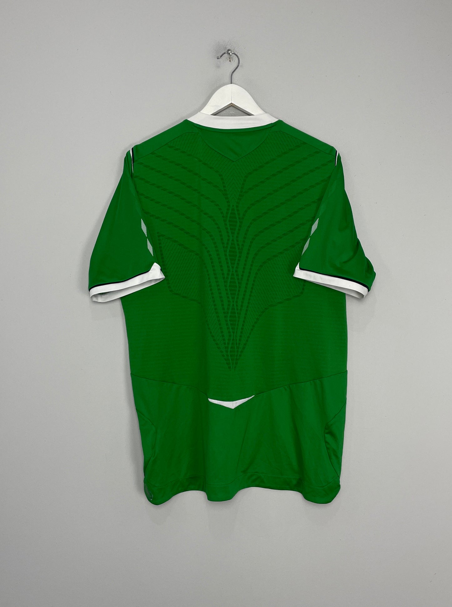 2008/10 NORTHERN IRELAND HOME SHIRT (XL) UMBRO