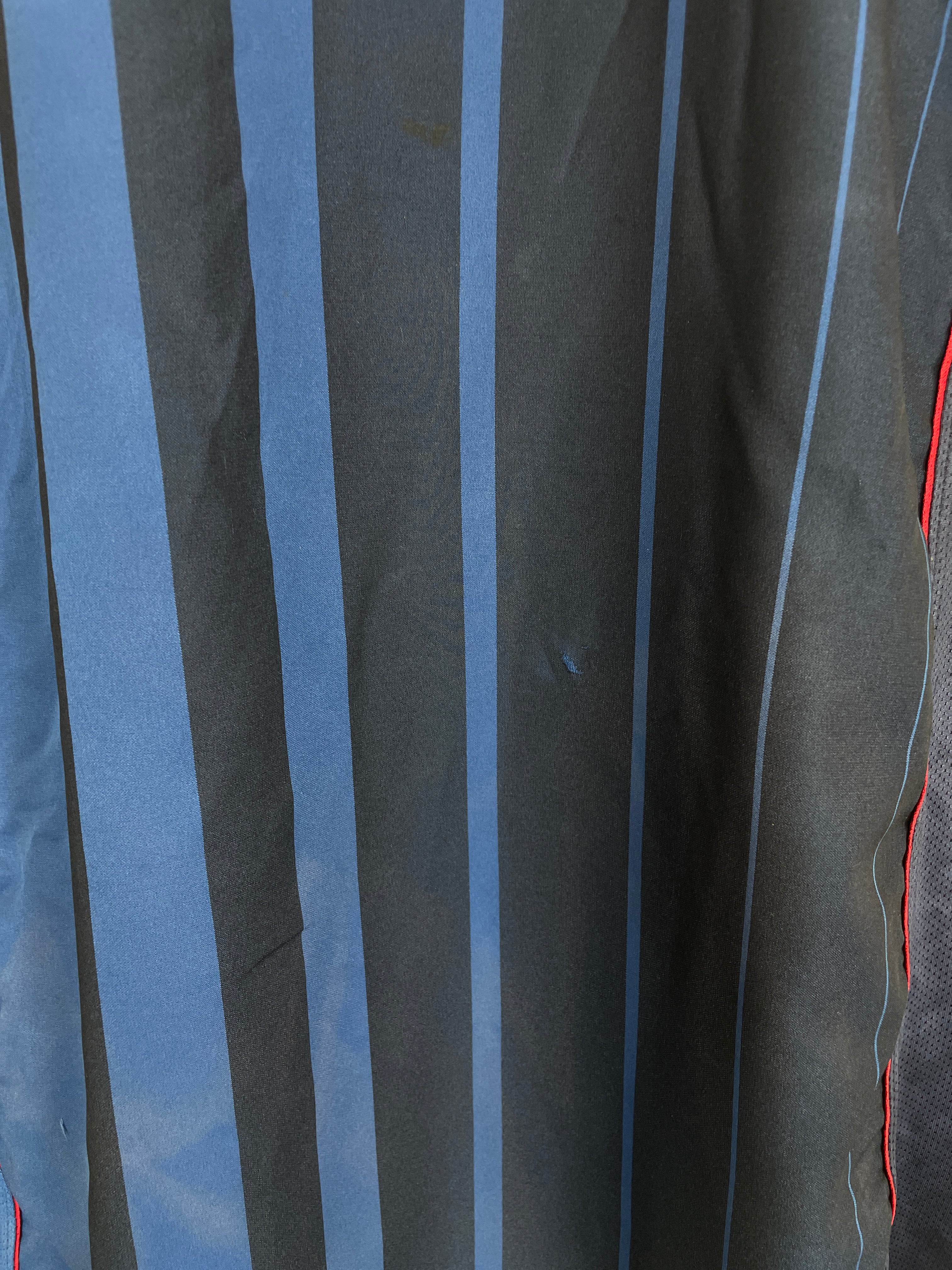 Shop 2004/05 BARCELONA RONALDINHO #10 AWAY SHIRT (XL) NIKE, classic football shirts, vintage football shirts & retro soccer jerseys at Cult Kits