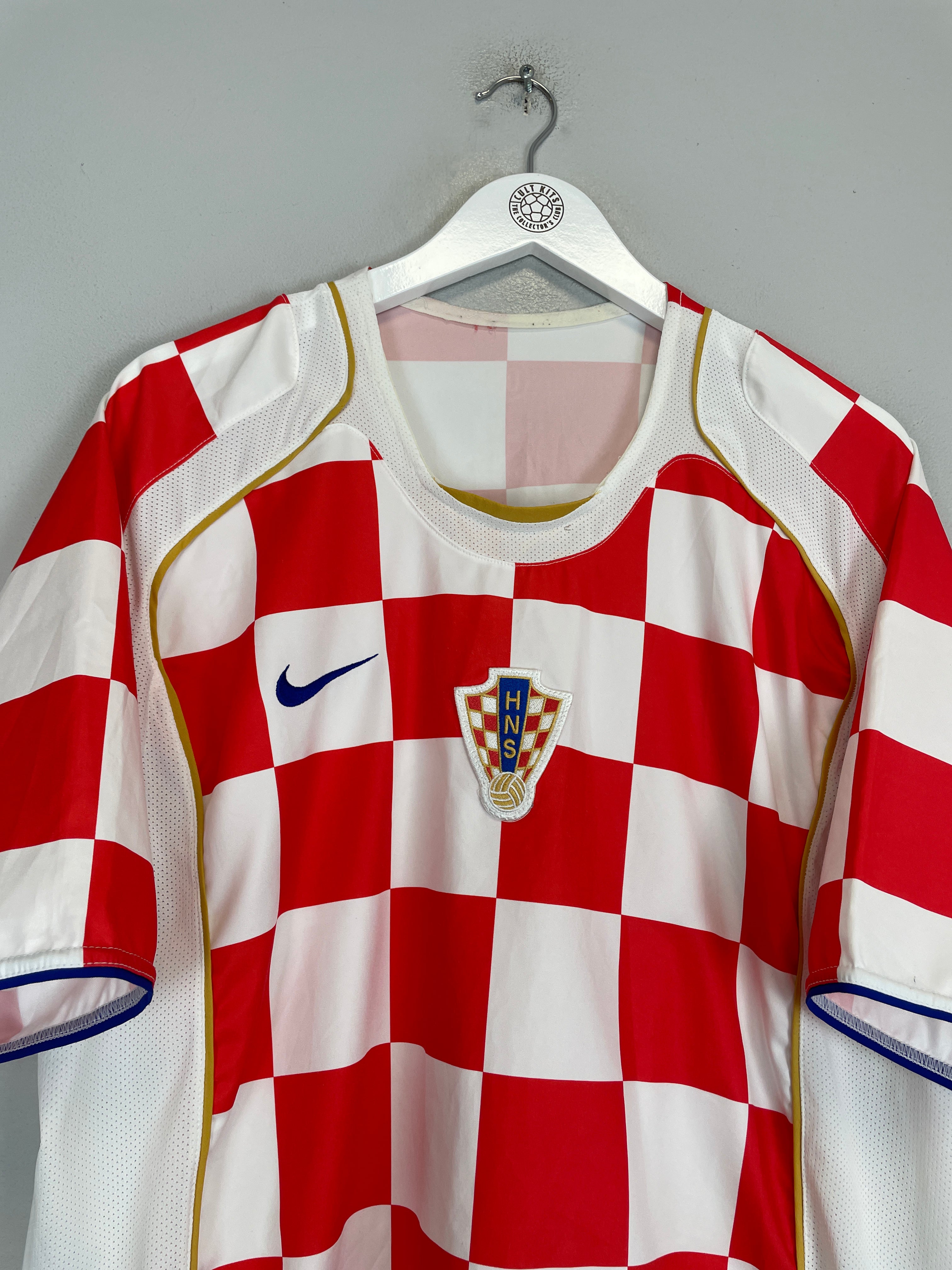 Shop 2004/06 CROATIA HOME SHIRT (XL) NIKE, classic football shirts, vintage football shirts & retro soccer jerseys at Cult Kits