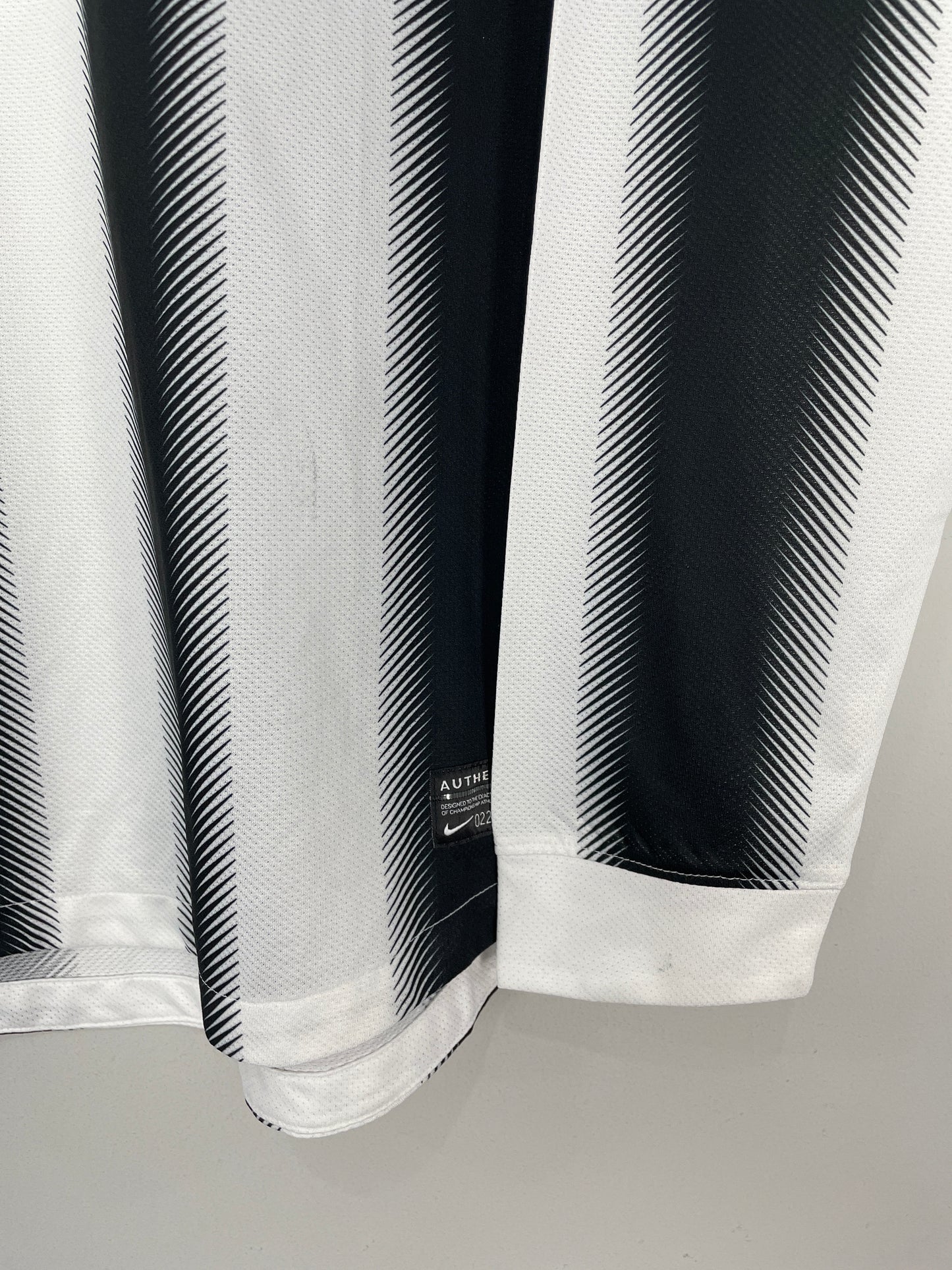 2011/12 JUVENTUS *PLAYER ISSUE* L/S HOME SHIRT (L) NIKE