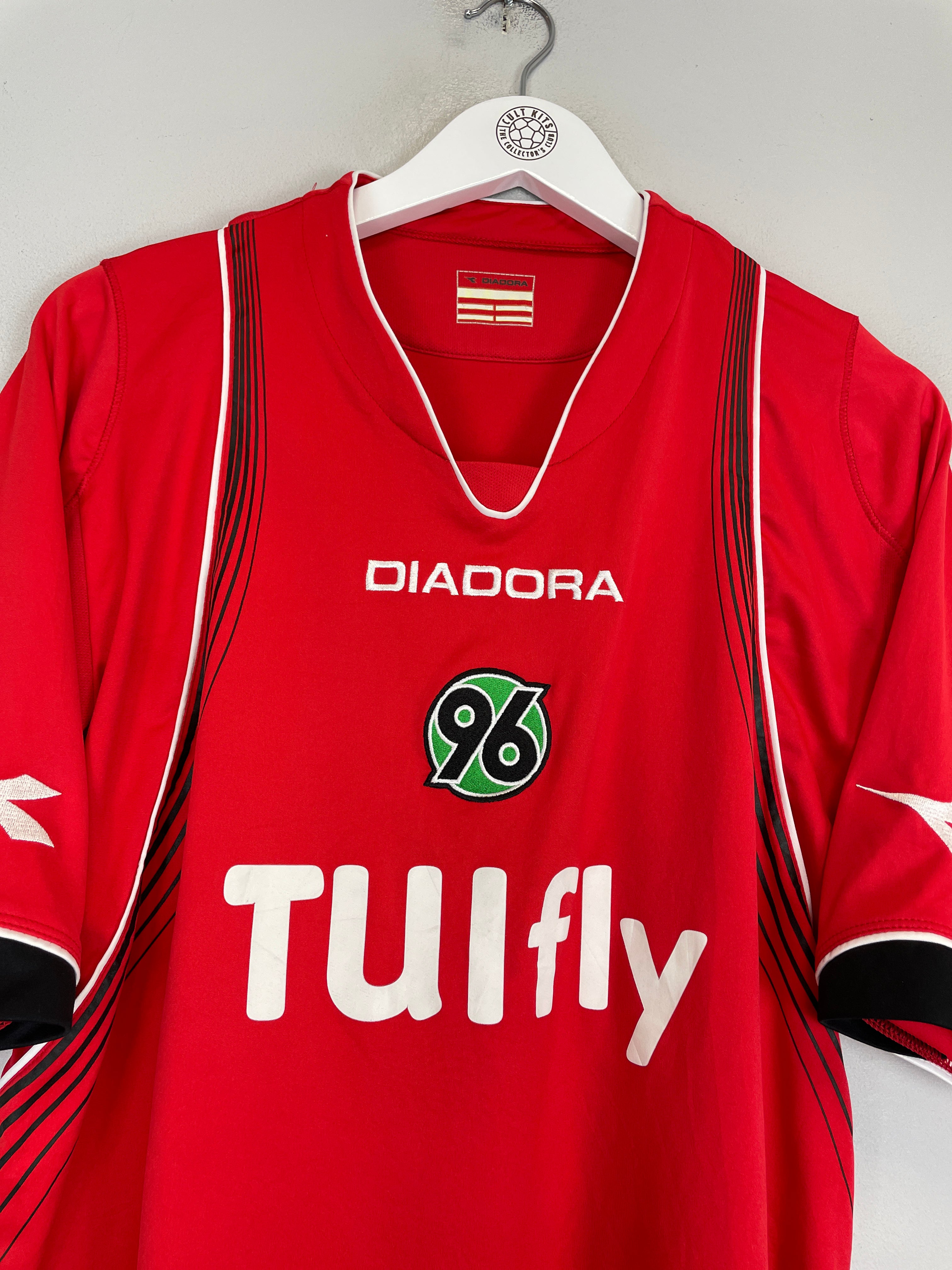 Shop 2007/08 HANNOVER 96 HOME SHIRT (L) DIADORA, classic football shirts, vintage football shirts & retro soccer jerseys at Cult Kits