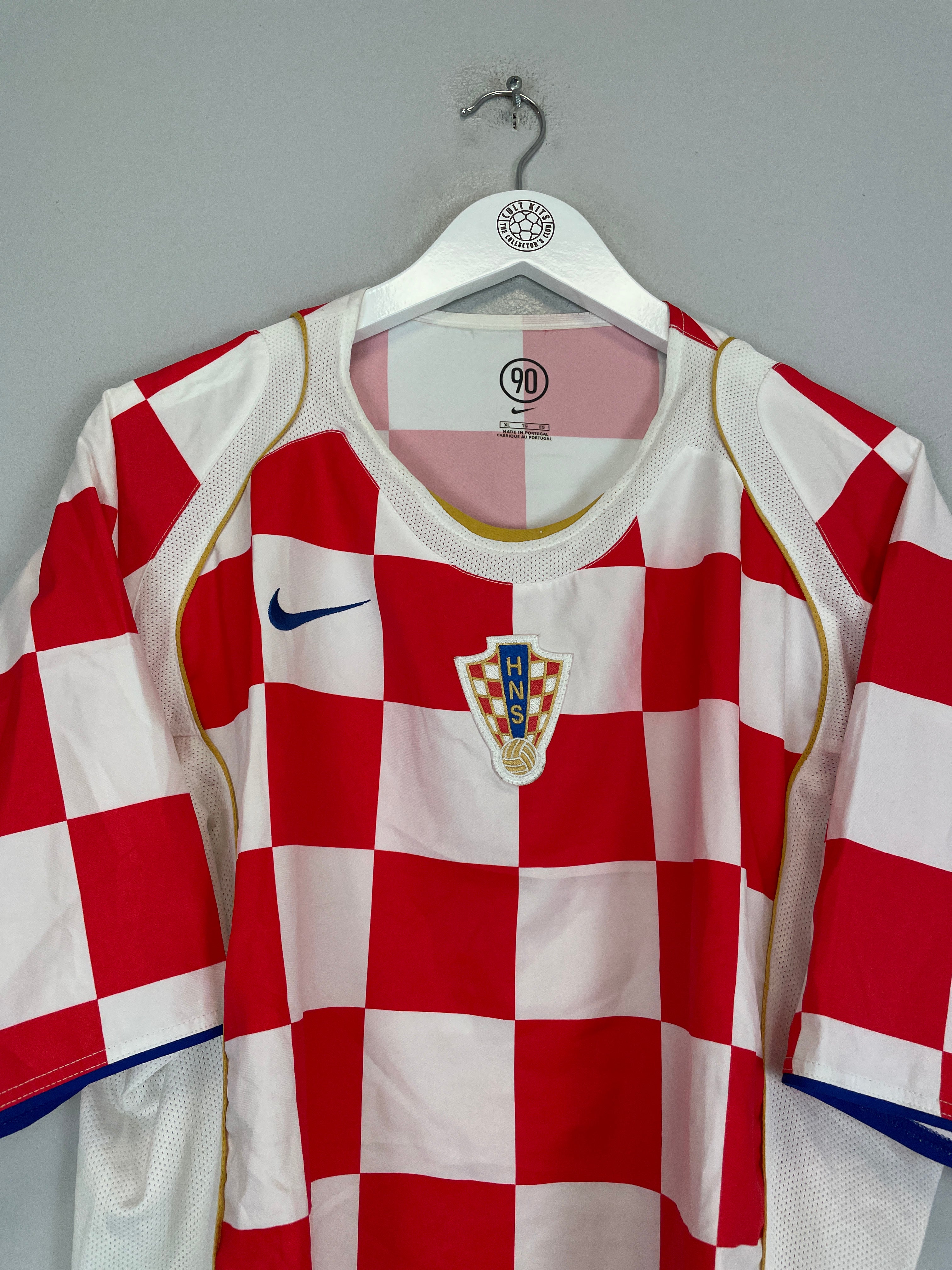 Shop 2004/06 CROATIA HOME SHIRT (XL) NIKE, classic football shirts, vintage football shirts & retro soccer jerseys at Cult Kits