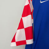 Shop 2004/06 CROATIA AWAY SHIRT (XL) NIKE, classic football shirts, vintage football shirts & retro soccer jerseys at Cult Kits