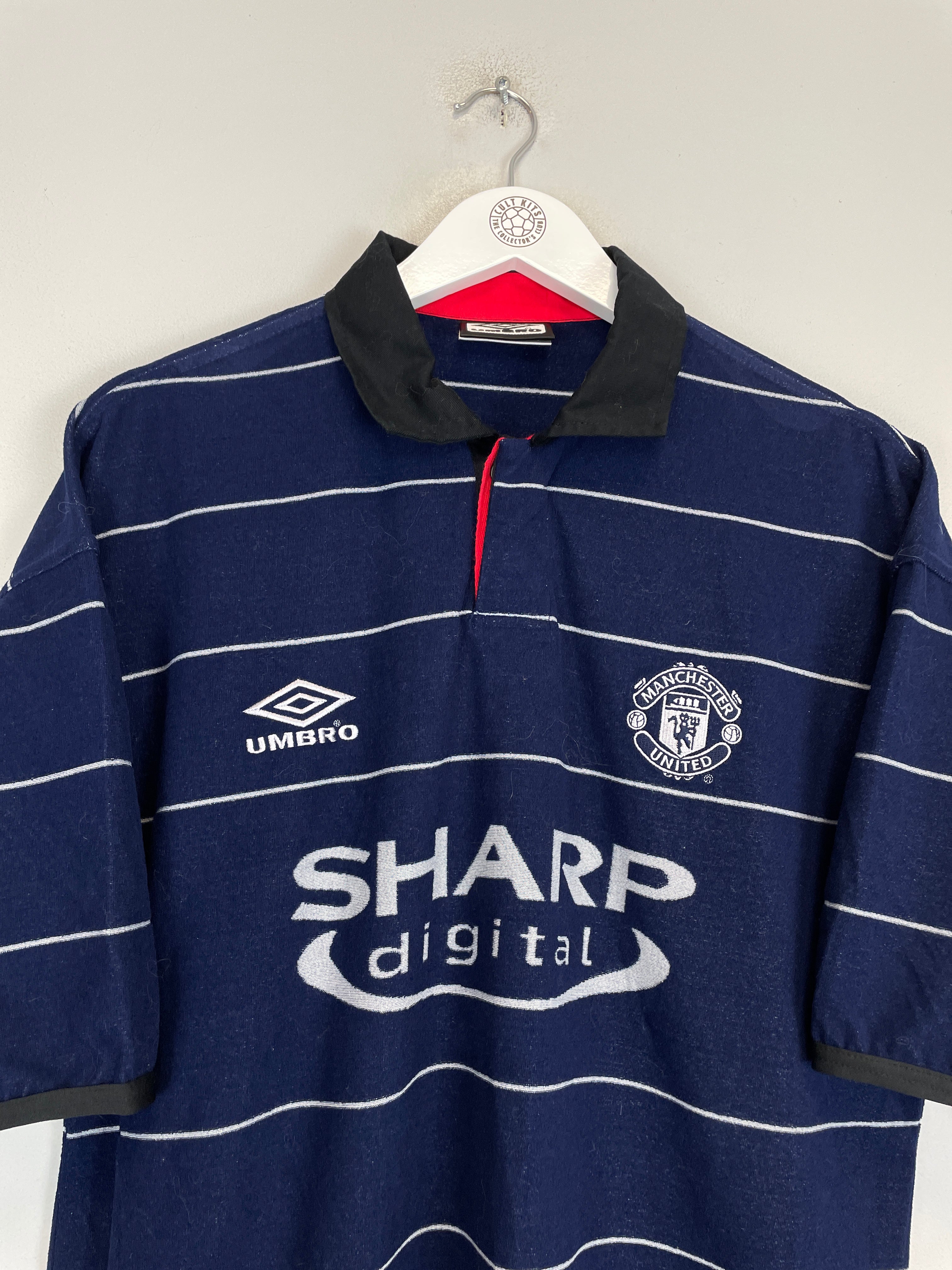 Shop 1999/00 MANCHESTER UNITED KEANE #16 AWAY SHIRT (M) UMBRO, classic football shirts, vintage football shirts & retro soccer jerseys at Cult Kits