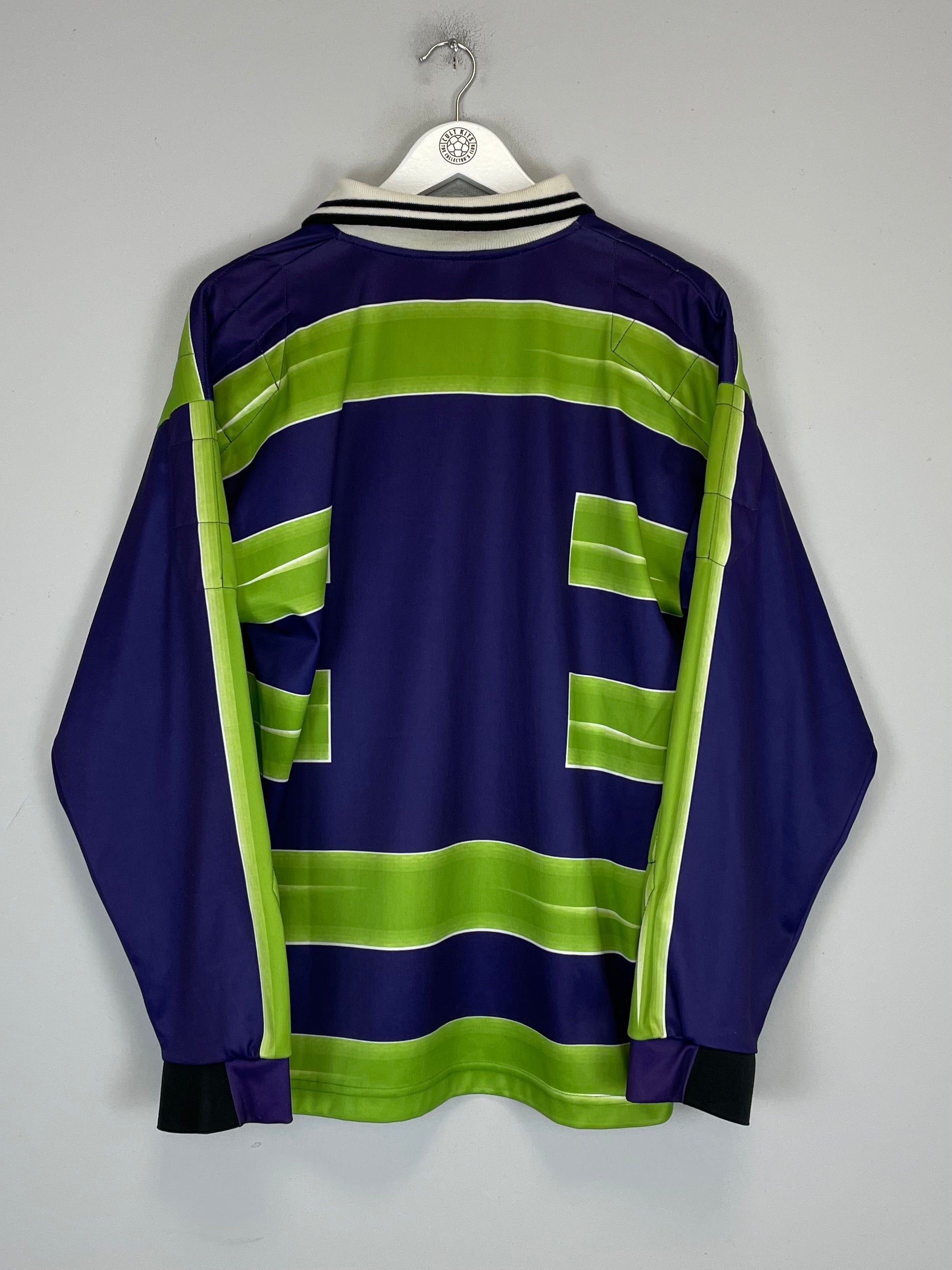 Shop 1998/99 PARMA GK SHIRT (XL) LOTTO, classic football shirts, vintage football shirts & retro soccer jerseys at Cult Kits