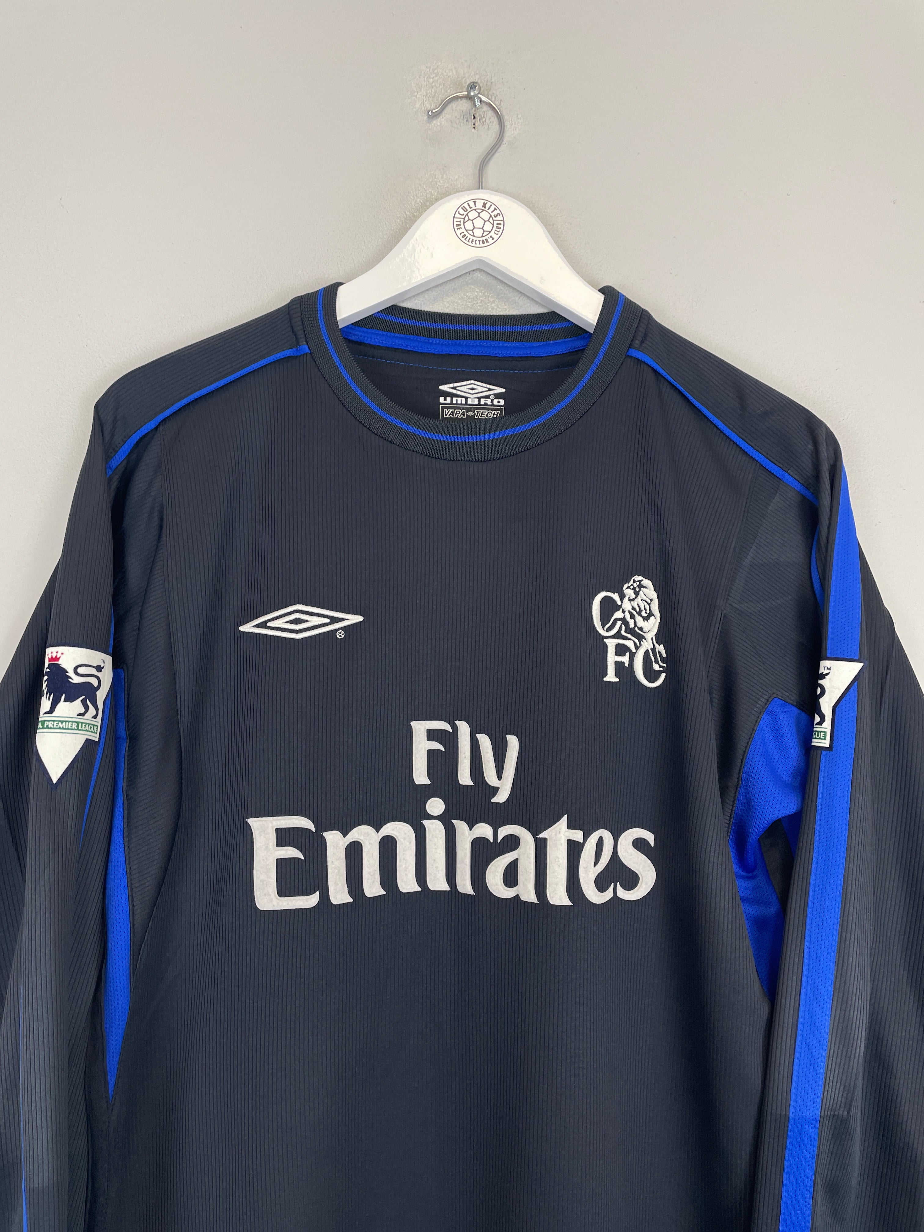 Shop 2002/04 CHELSEA ZOLA #25 L/S AWAY SHIRT (M) UMBRO, classic football shirts, vintage football shirts & retro soccer jerseys at Cult Kits