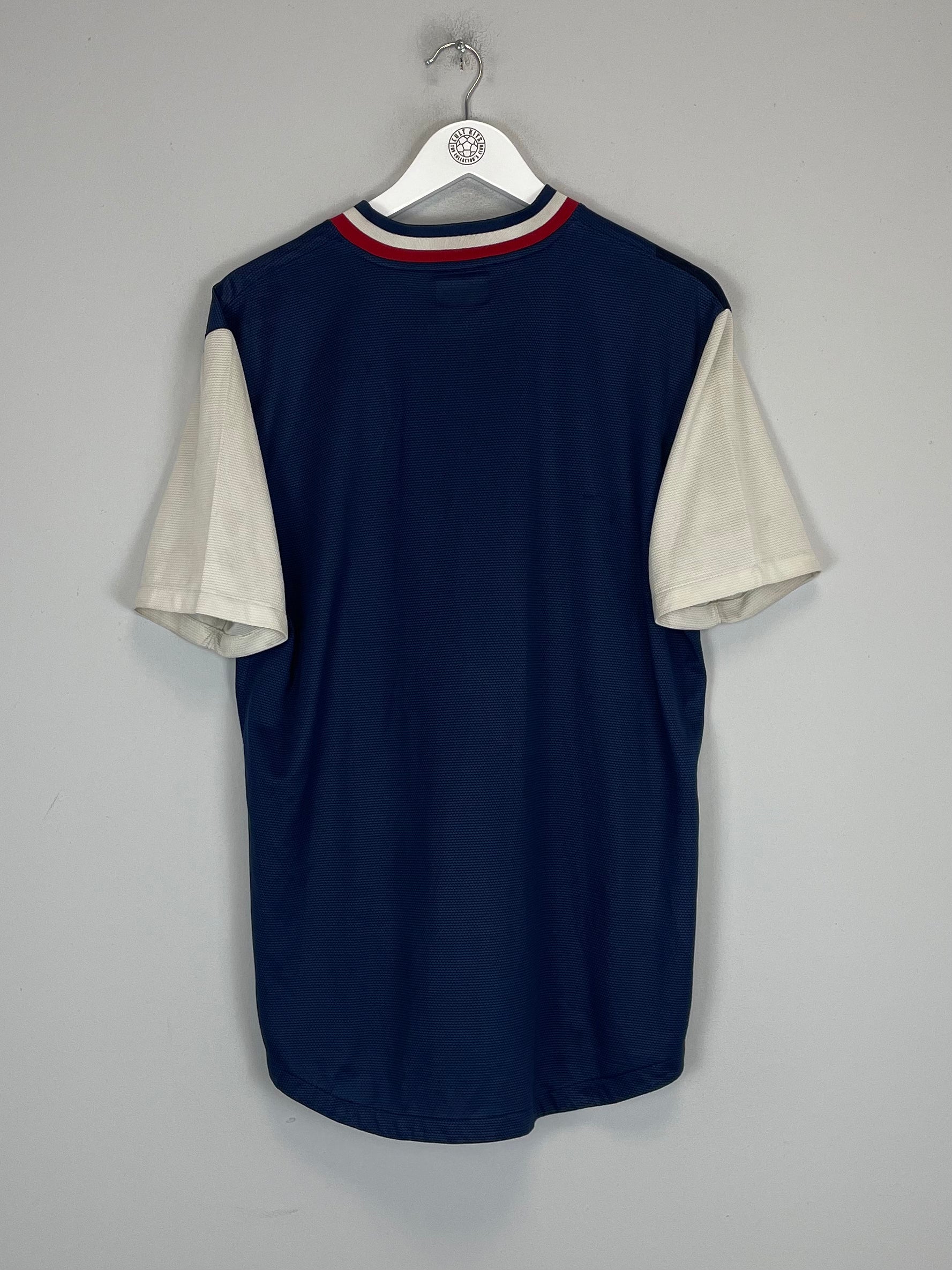 Shop 2012/13 USA AWAY SHIRT (L) NIKE, classic football shirts, vintage football shirts & retro soccer jerseys at Cult Kits